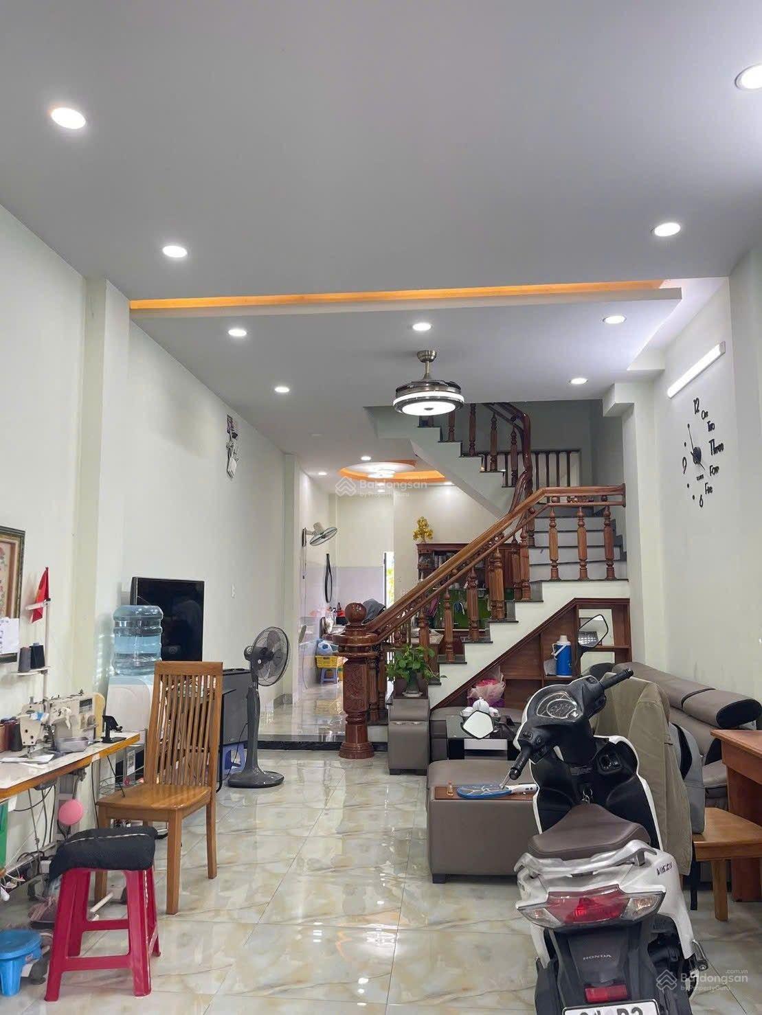 Nhà phố phường Đông Hòa tp HCM