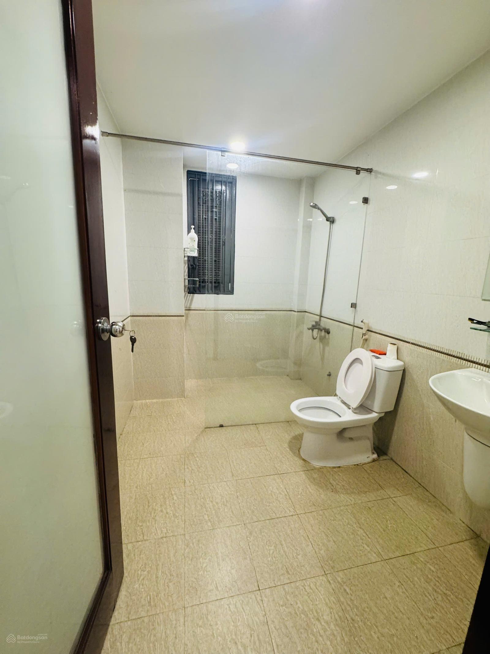 CHO THUÊ NHÀ KDC TRUNG SƠN, HIM LAM 6A. DIỆN TÍCH: 5X20M. NỘI THẤT CƠ BẢN. GIÁ THUÊ: 25TR/THÁNG.