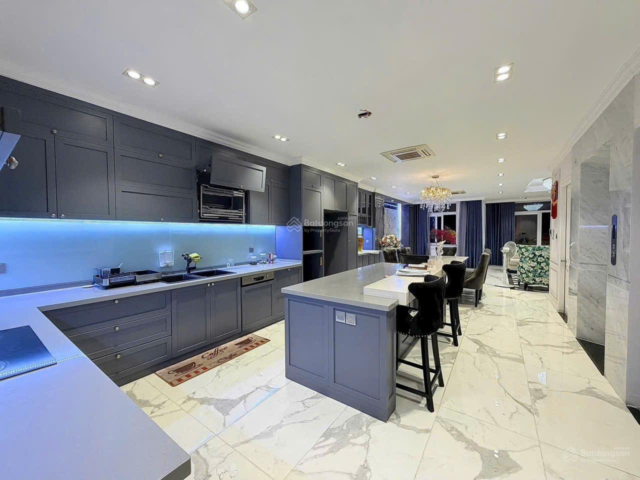 Bán Nhà HXH Vip Nhất 134 Thành Thành Thái, Quận 10 - DT: 4.2 X 18 - KC: 5 Tầng - Giá: 19.8 Tỷ