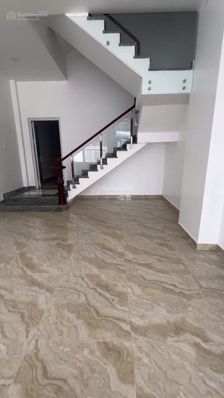 Bán nhà Phạm Hùng Nối Dài, gần Nguyễn Văn Linh. 5x20. Trệt, 2 lầu, st, 5 pn, 5 Wc, giá : 16.9 tỷ