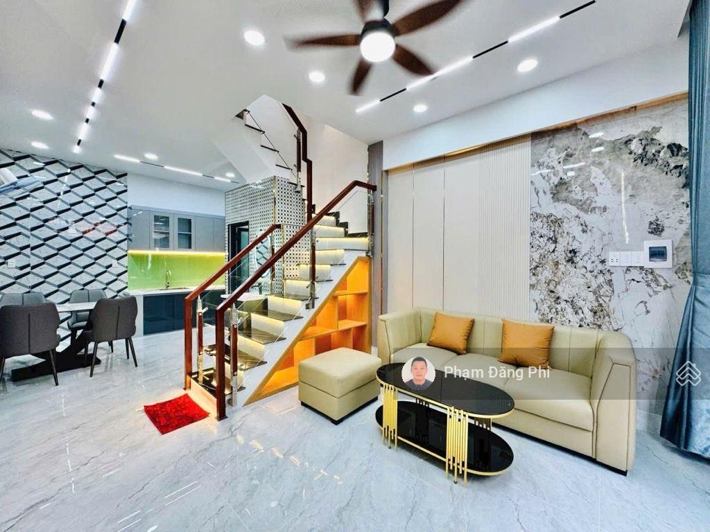 NGAY CÔNG VIÊN LÀNG HOA - NHÀ MỚI ĐẸP LUNG LINH - DỌN VÀO Ở NGAY.