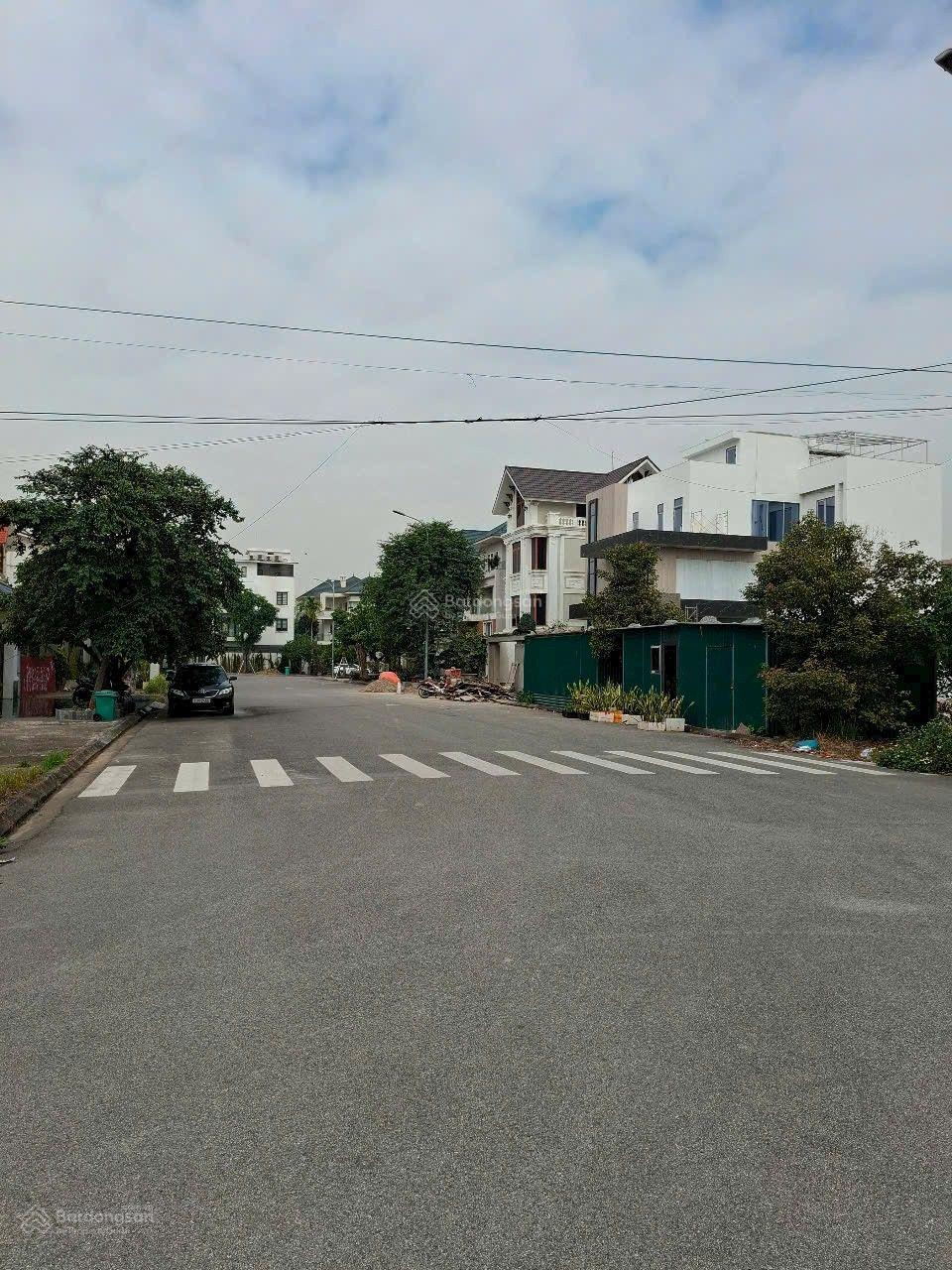 Bán lô đất biệt thự cổng 4 Phúc Lộc, Trần Hoàn, Hải An. Diện tích 290m2 ngang 12,9m đường 15m