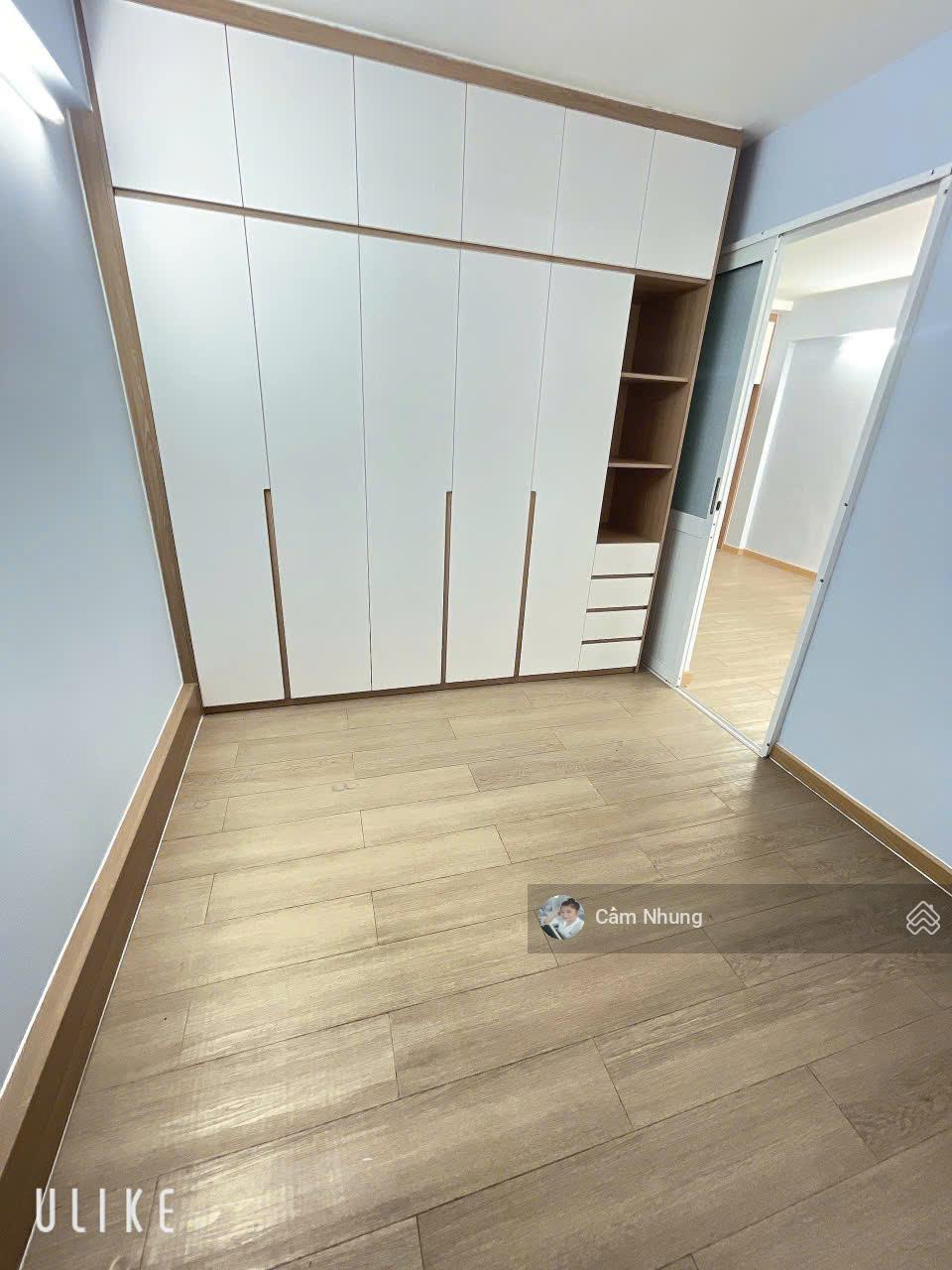 Bán gấp căn hộ tầng 2, ngay góc thang máy Ehome4, Sổ Riêng, giá 1tỷ290, LH: 0908 002 ***