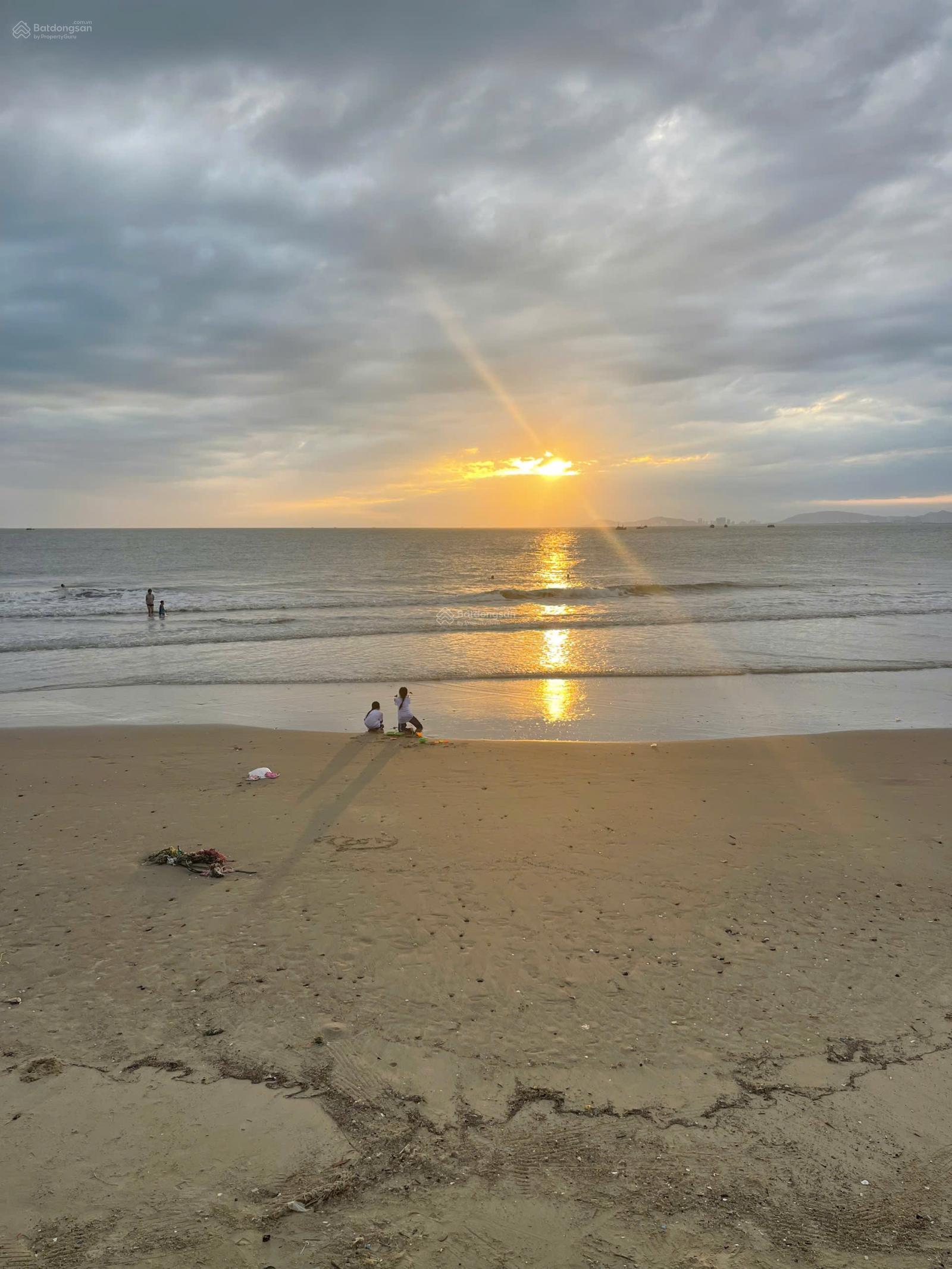 Đất mặt tiền trung tâm du lịch long hải , sát biển , khu du lịch cần bán