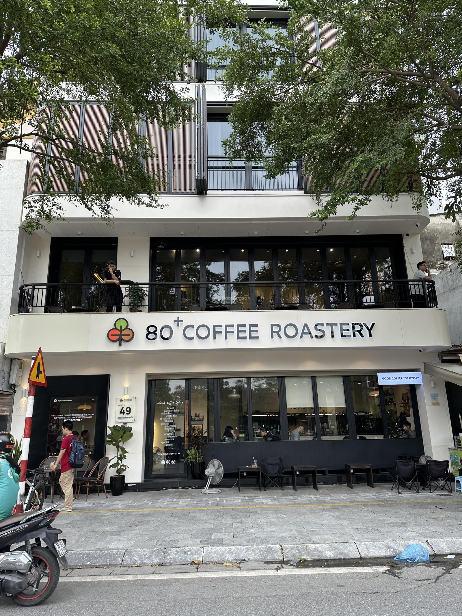 Cho thuê nhà mặt phố Nguyễn Trường Tộ, DT 52m2x3 tầng, MT 7m, Giá 50tr, LH 0968 896 ***