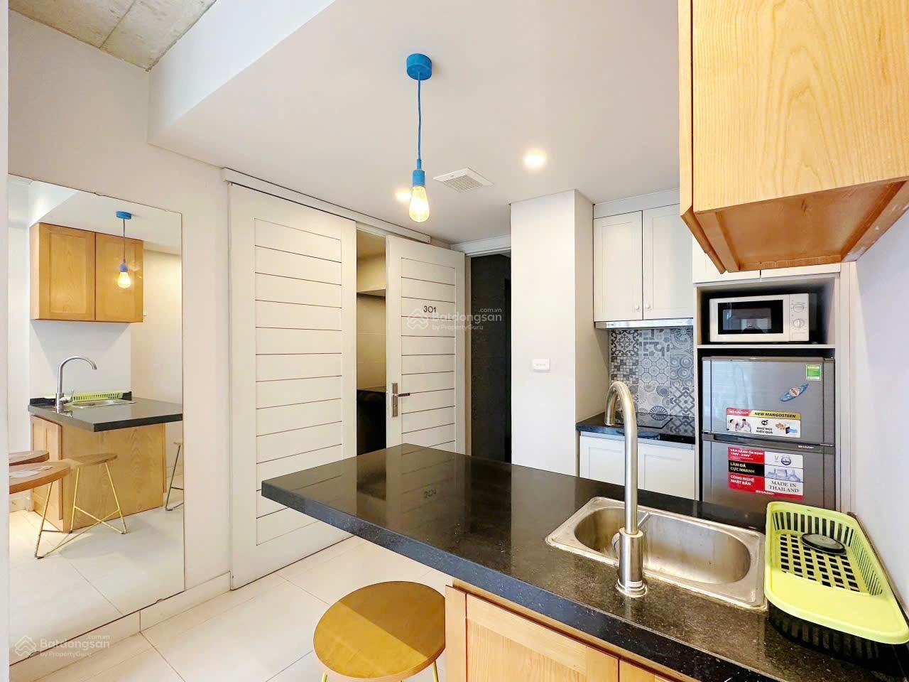 Chính chủ cho thuê căn hộ studio 40m2 mặt hồ ba mẫu đống đa, hanoi giá 12tr/tháng. Lh 0944 587 ***