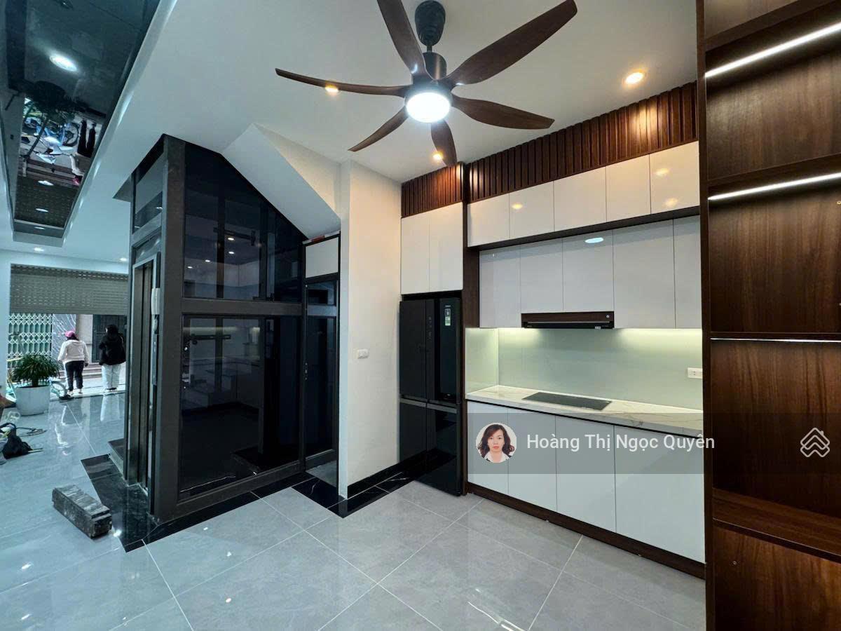 CẦM 17 TỶ KHÔNG MUA NHÀ NÀY THÌ MUA NHÀ NÀO? DT 55M x 6T, THANG MÁY, Ô TÔ TRÁNH, VIEW HỒ ĐẦM HỒNG CẦM 17 TỶ KHÔNG MUA NHÀ NÀY THÌ MUA NHÀ NÀO? DT 55M x 6T, THANG MÁY, Ô TÔ TRÁNH, VIEW HỒ ĐẦM HỒNG