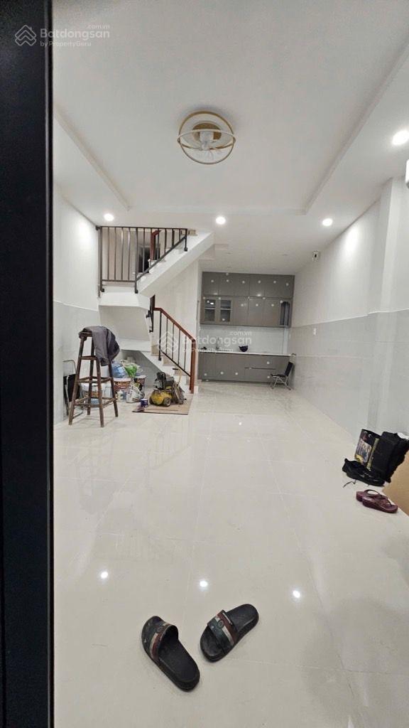 Bán nhà đường Hoà Bình Q.Tân Phú - Hẻm 6M - 4x8.1M - 2 Tầng, 2PN, 2WC - Gần Đầm Sen - 5.2 tỷ TL