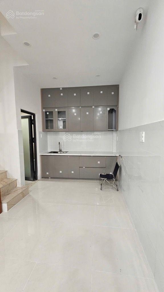 Bán nhà đường Hoà Bình Q.Tân Phú - Hẻm 6M - 4x8.1M - 2 Tầng, 2PN, 2WC - Gần Đầm Sen - 5.2 tỷ TL