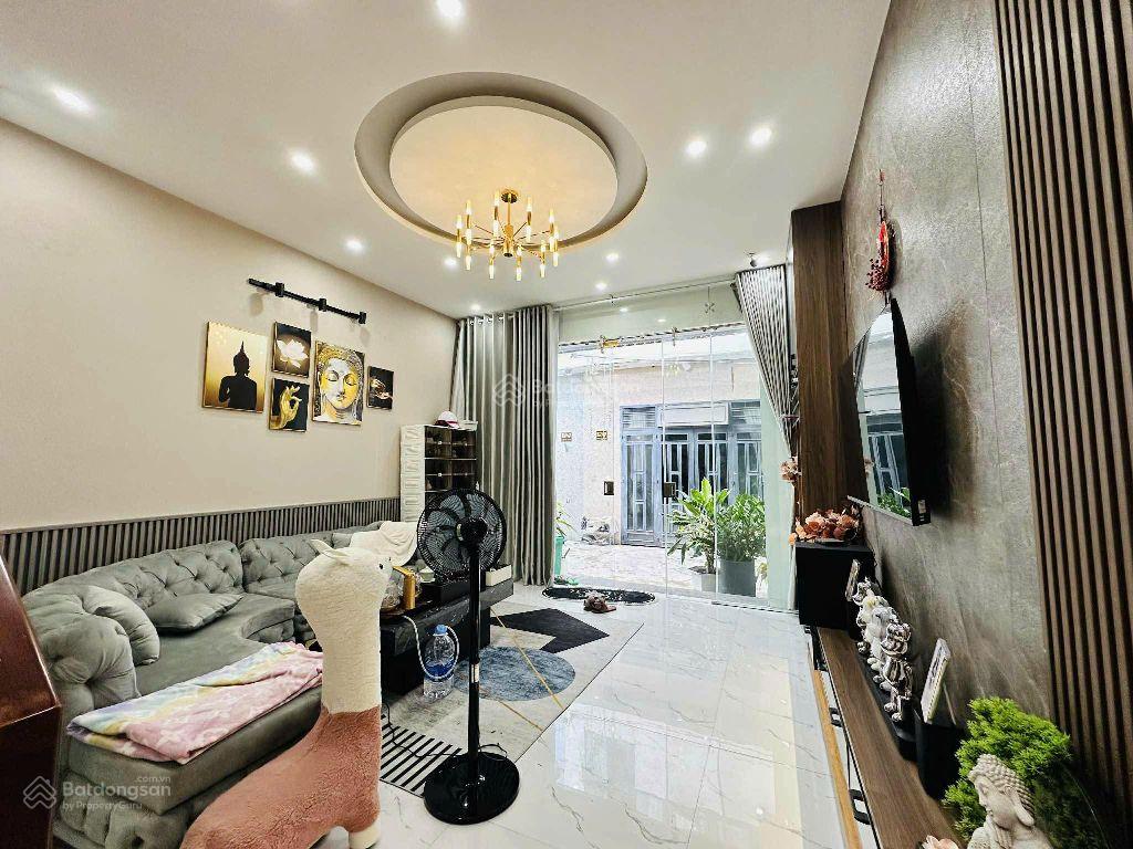 BÁN NHÀ 3 TẦNG FULL NỘI THẤT CAO CẤP ĐƯỜNG NÚI THÀNH Vị trí đỉnh cao trung tâm quận Hải Chau