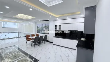 ĐẸP - RẺ - SANG TRỌNG - NHÀ PHƯỜNG PHÚC LỢI, LONG BIÊN - HƯỚNG ĐÔNG NAM - GARA 3 Ô TÔ