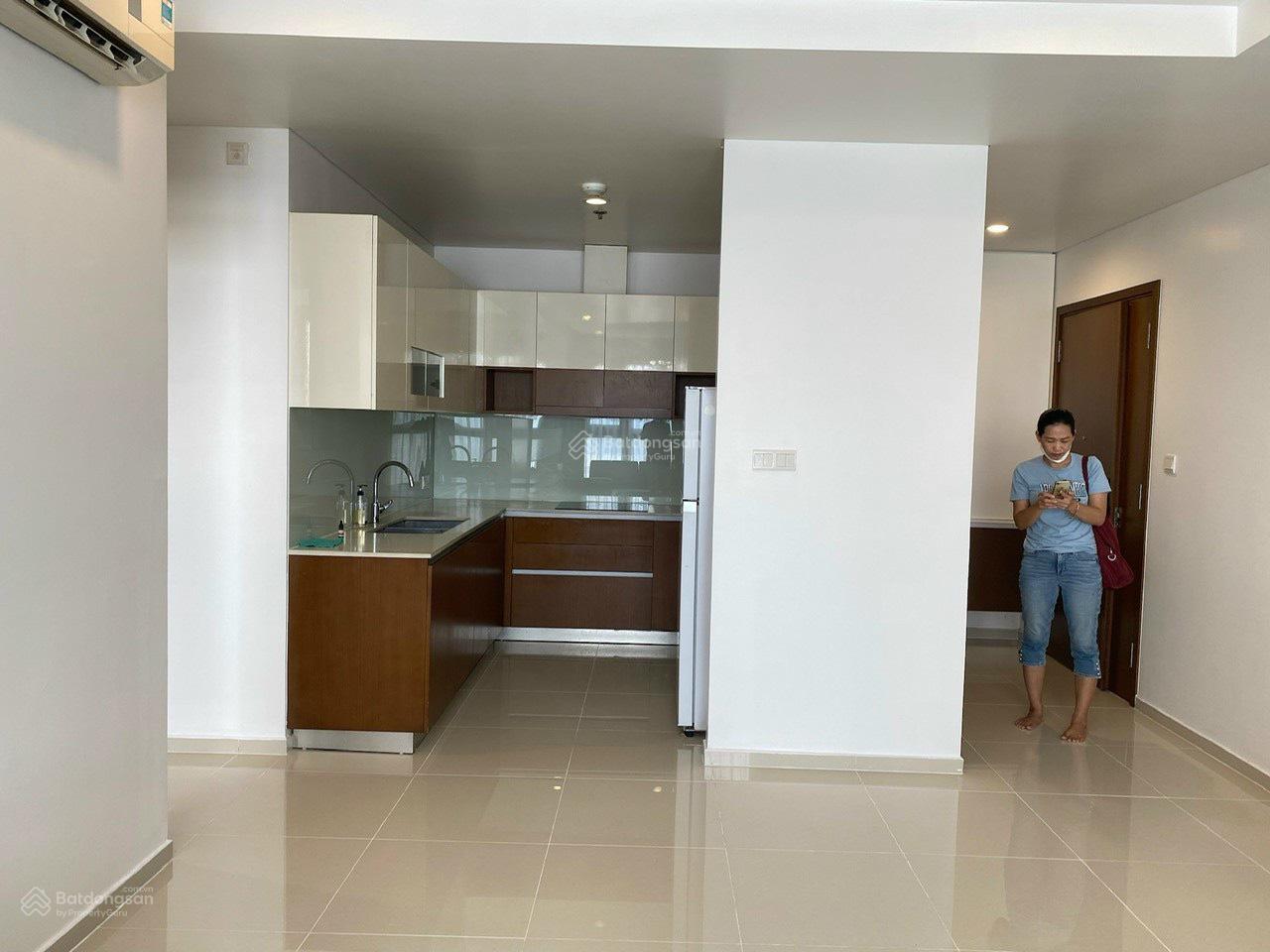 Trống sẵn căn 2PN 103 m2 view Landmark 81, giá 22tr thương lượng cho khách thiện chí. Lh 0903 073 *** Trống sẵn căn 2PN 103 m2 view Landmark 81, giá 22tr thương lượng cho khách thiện chí. Lh 0903 073 ***