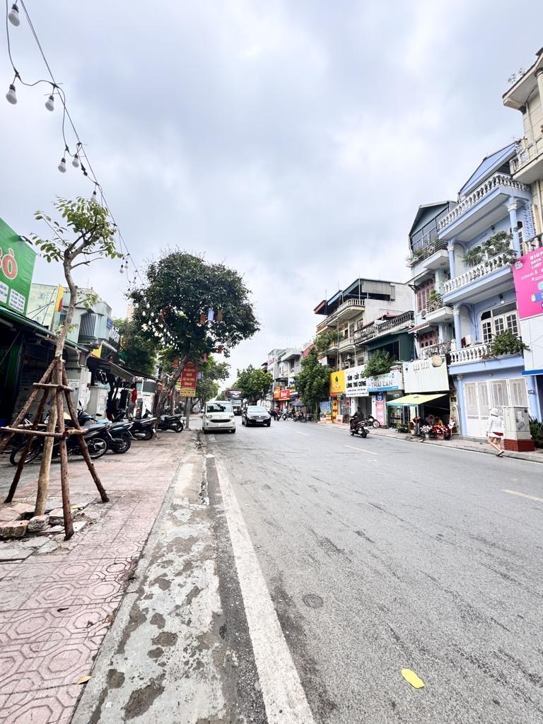 MẶT PHỐ SÀI ĐỒNG - BÁN ĐẤT TẶNG NHÀ - 85M2 - 35,4 TỶ