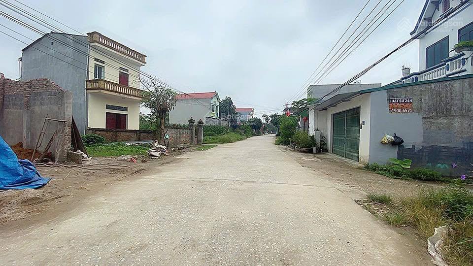 Diện tích: 120 m2 / 90m2 thổ cư. Cách trục chính đường liên xã 20m Đ/c: Xuân Linh - Thuỷ Xuân