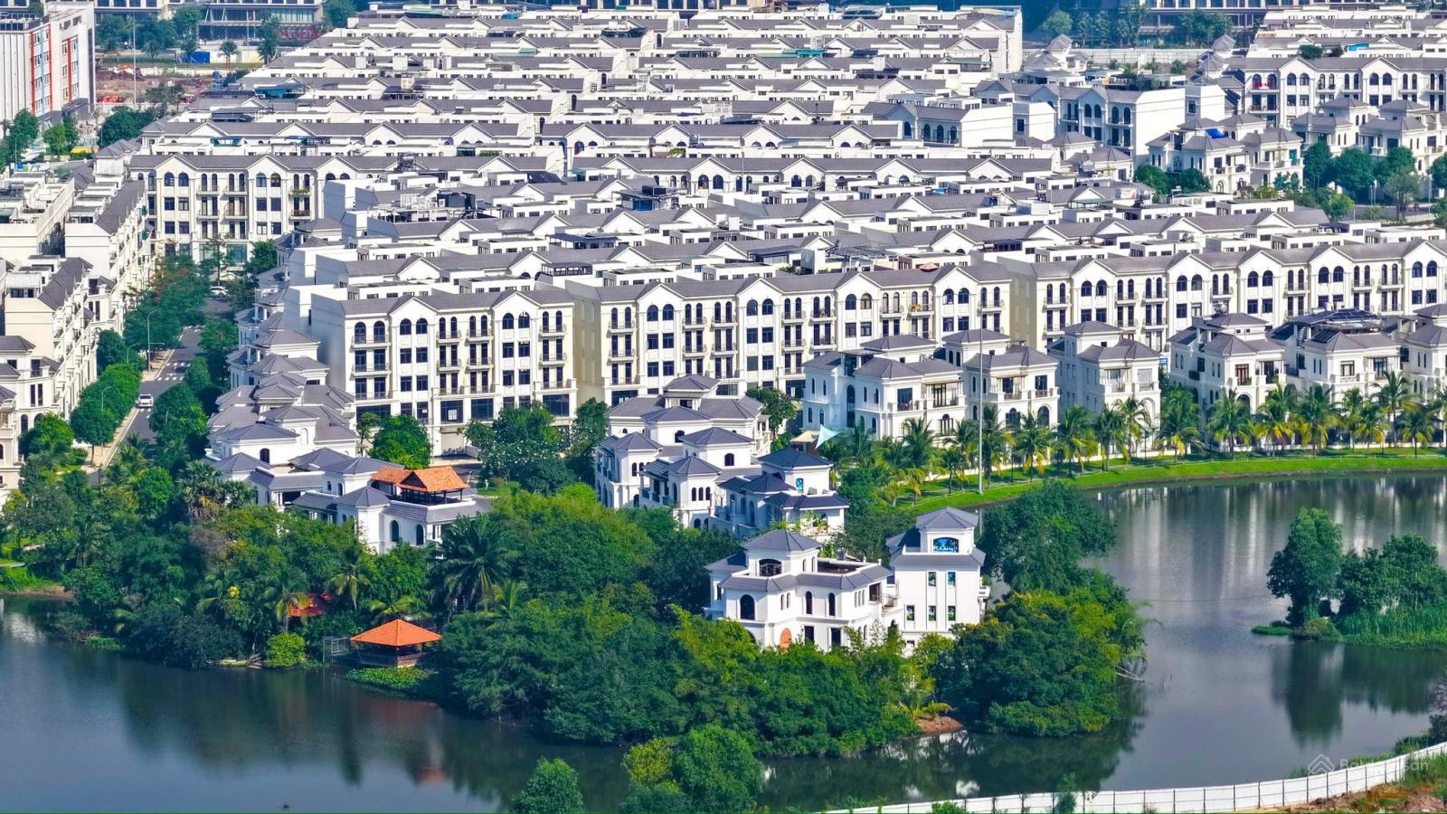 Cần bán căn hộ 1PN+ view Sông Tắc, ban công Đông Nam mát mẻ, tầng trung view đẹp. Giá 2.5 tỷ