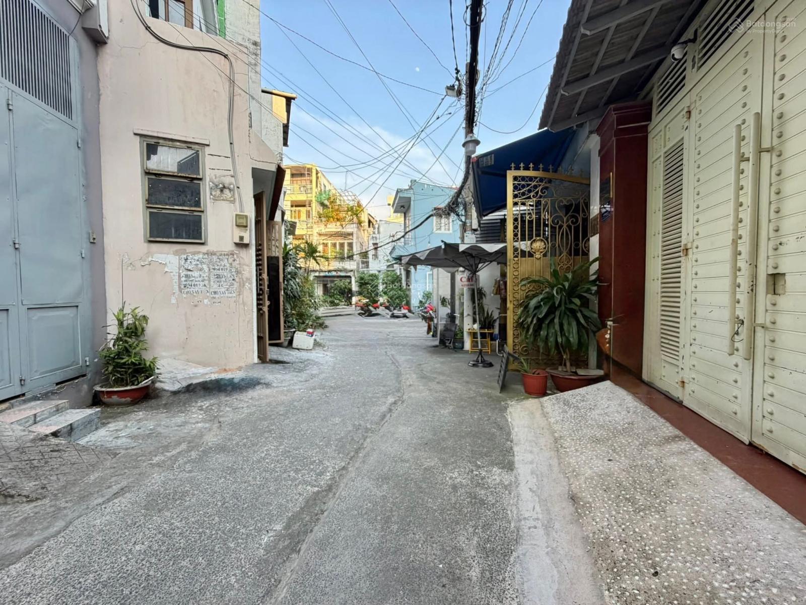 Gần Hàng Xanh, CHDV Bùi Đình Tuý, 114m2, 10PN - hẻm ô tô - nhỉnh 10 tỷ Gần Hàng Xanh, CHDV Bùi Đình Tuý, 114m2, 10PN - hẻm ô tô - nhỉnh 10 tỷ