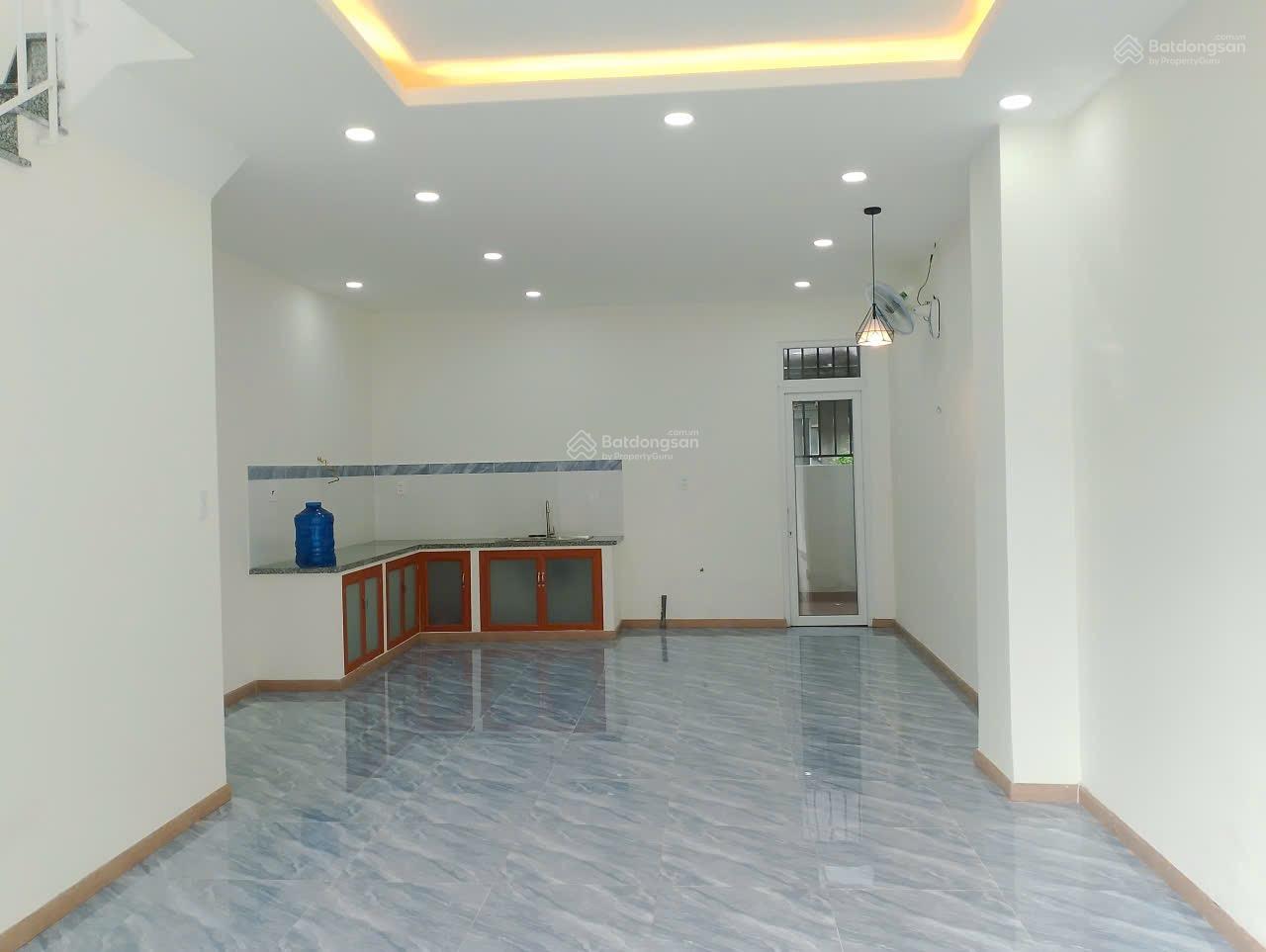 3 tỷ 1 Nhà 3 tầng khu đô thị Phúc An , cạnh VIN Hóc môn .giá 3 tỷ 1 . Kinh doanh dòng tiền tốt .