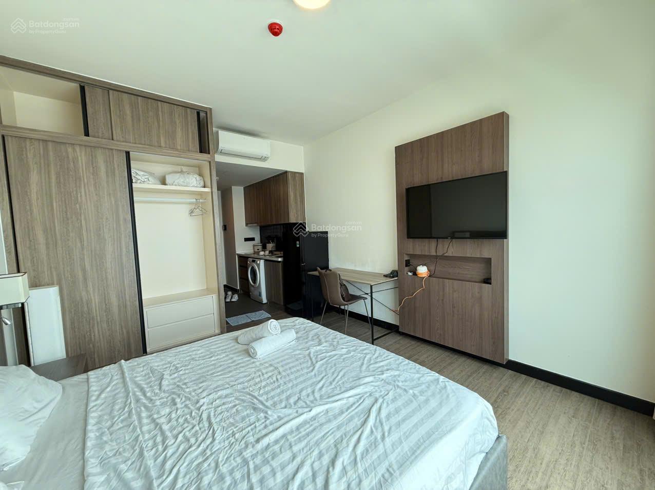 Thuê Delasol 35m2 ban công view sông giá chỉ 13tr sát Bên Vân Đồn Quận 4 sát Q1, Q3 LH 0775 924 ***