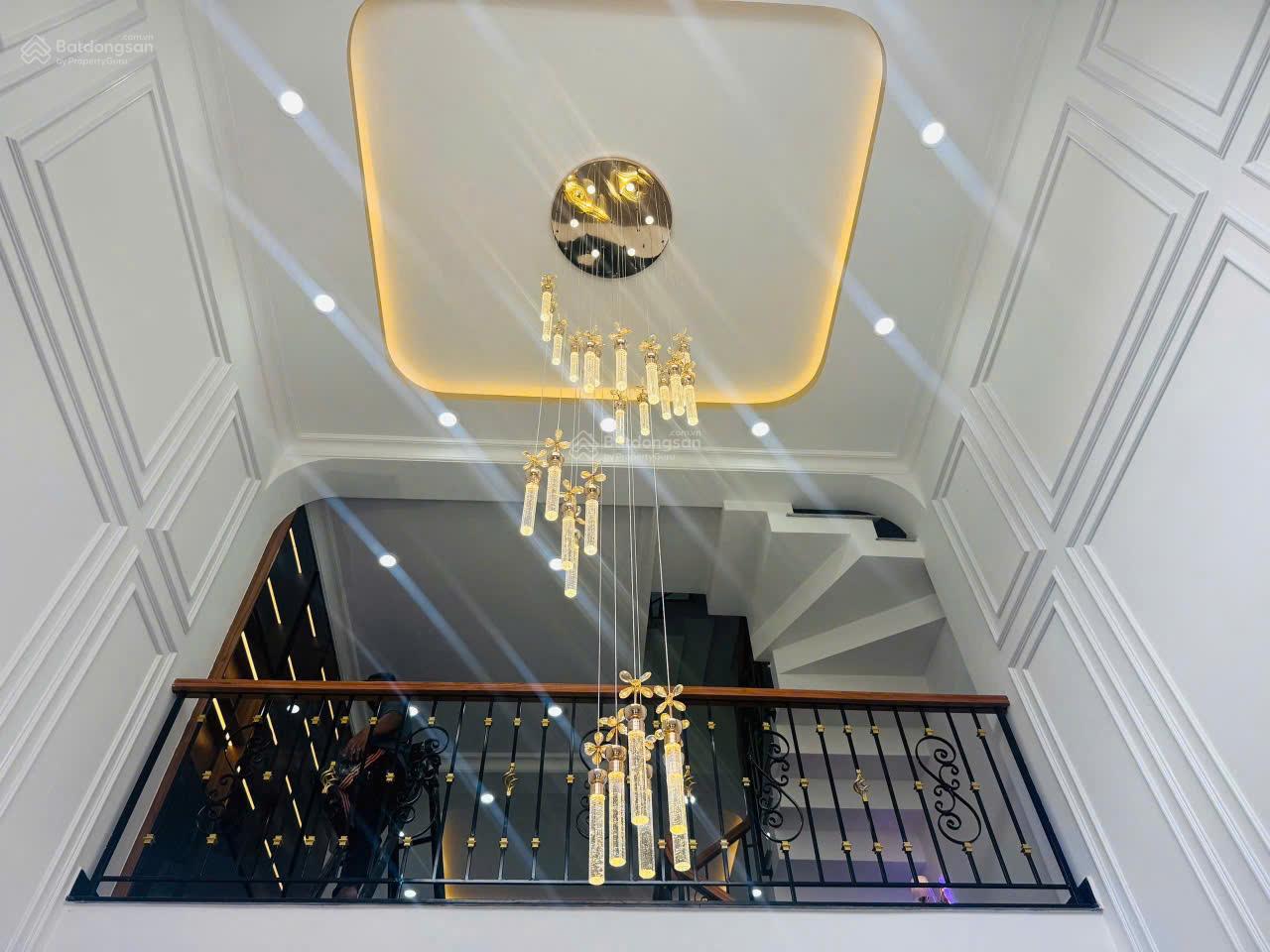 Bán nhà 3 tầng + 1 lửng Phường Hiệp Bình Chánh, Thủ Đức, nhà cách Phạm Văn Đồng 500m