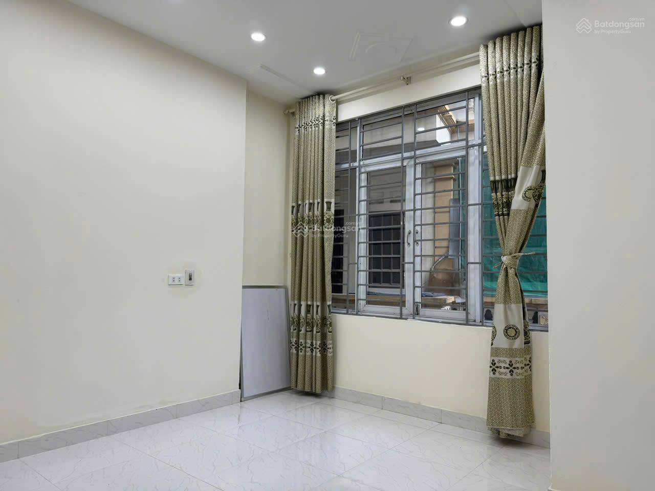 Chính chủ cần bán gấp nhà 29m xây 3 tầng ngõ 48 Nguyễn Khánh Toàn thông ra ngõ 225/7 Quan Hoa