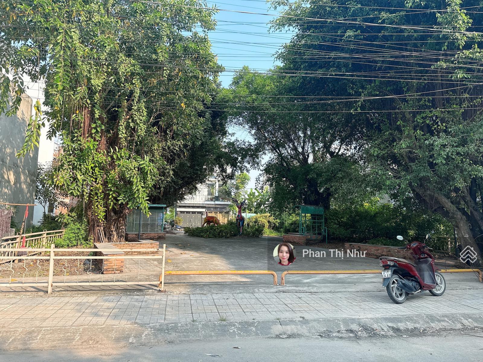 Lô đất đối diện công viên 3 Con Nai! Đẹp cao ráo! Sổ riêng! Đường D18! Nhà cửa đông kín