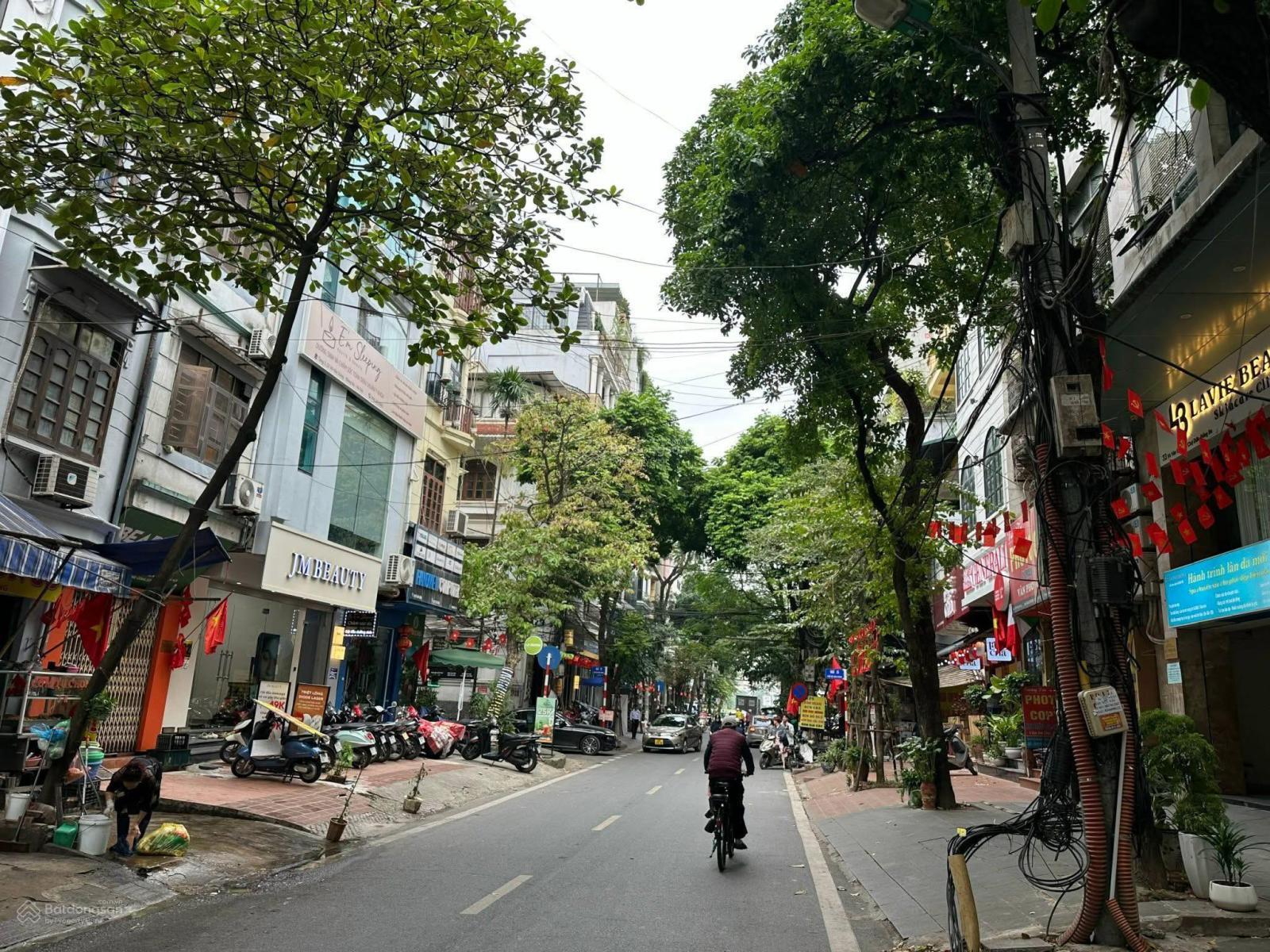 BÁN NHÀ TRẦN QUANG DIỆU, 174M2, MẶT TIỀN 15M, Ô TÔ TẢI QUA NHÀ, GẦN HỒ HOÀNG CẦU.