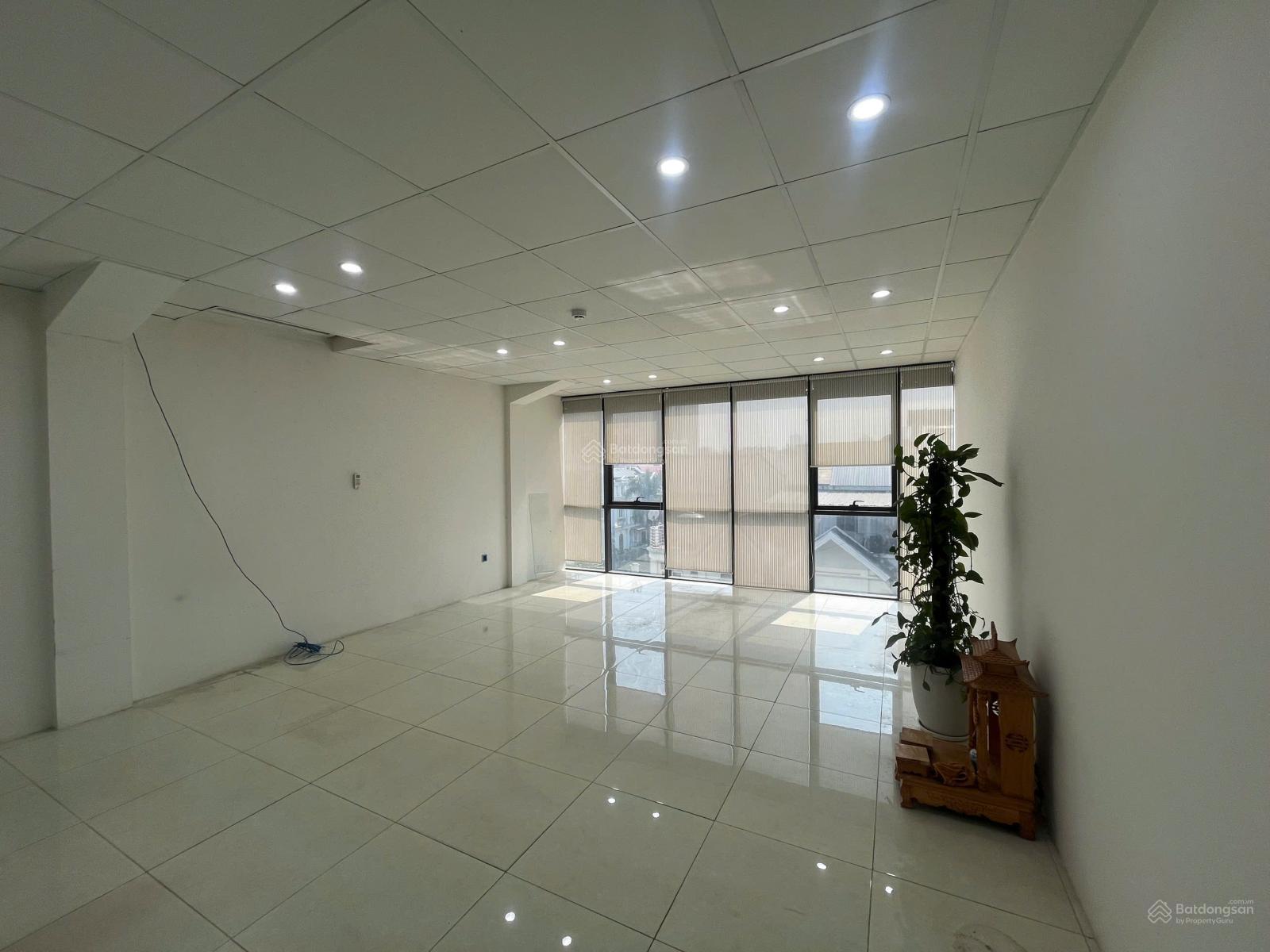 Cho thuê văn phòng Vạn Phúc, diện tích 40m2, văn phòng như hình giá rẻ thuê ngay