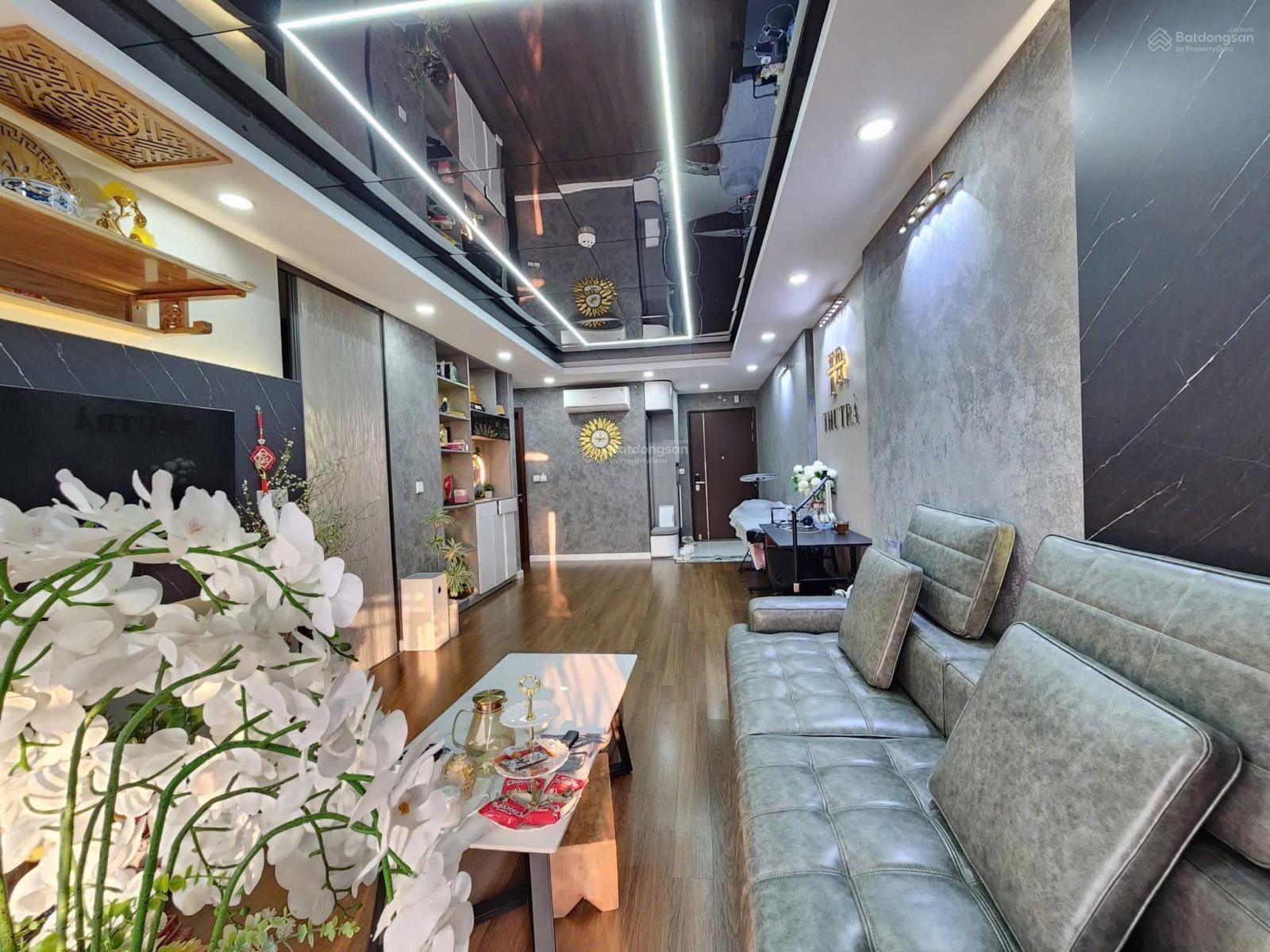 Bán căn hộ toà A1 Phương Đông tại số 8 Trần Thủ Độ, DT 76m2 2PN 2 WC. Giá 6.7 tỷ. LH 0983 873 ***