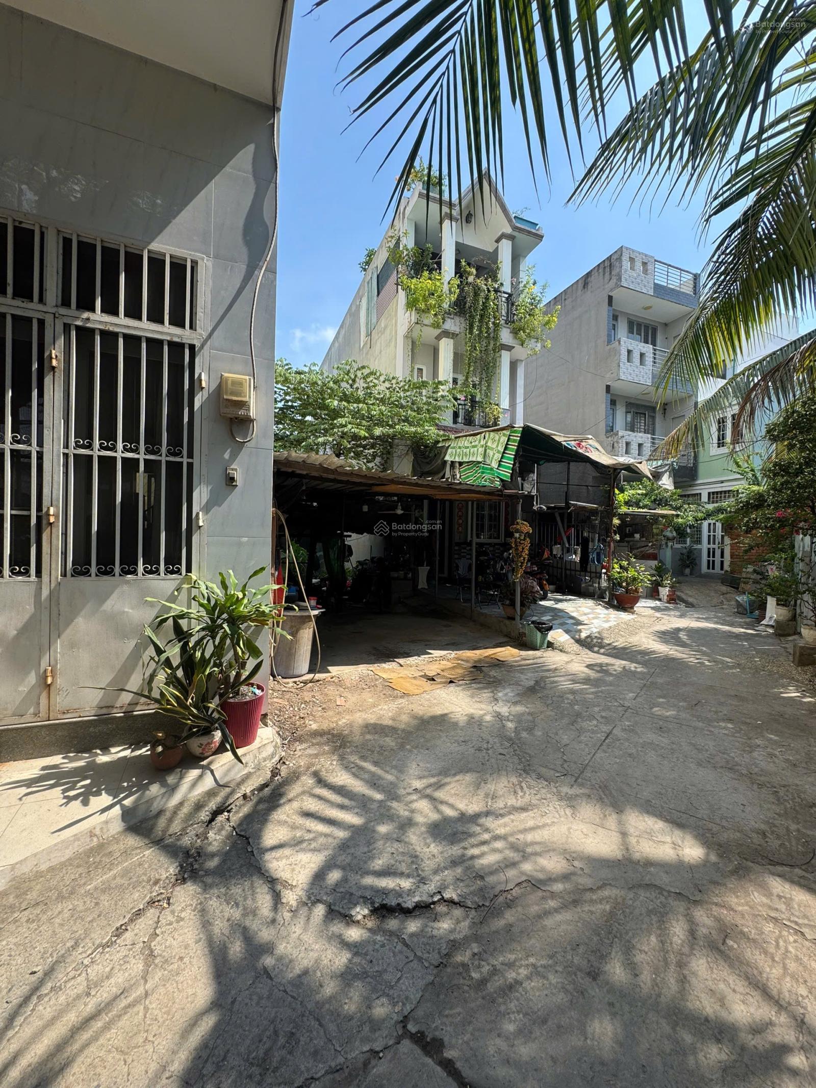 Bán Đất cách bến xe Miền Tây 300m