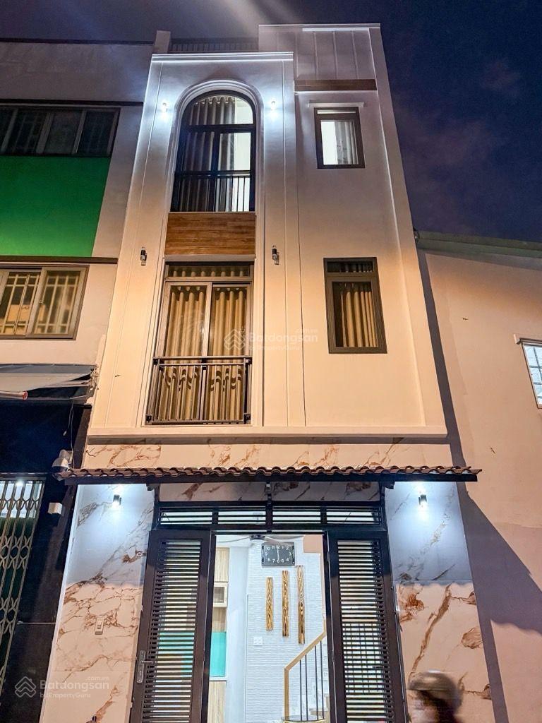 Hiếm nhà đẹp nội thất VIP hẻm 7m đường Trường Sa giáp Quận 1_35m2_3 tầng _6,8 tỉ TL