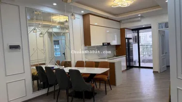 Cần bán căn toà 17T6 Trung Hoà,CG, đt 120m, 3pn 2vs.. Giá:11.2 tỷ LH Kiều Thuý 0949 170 ***