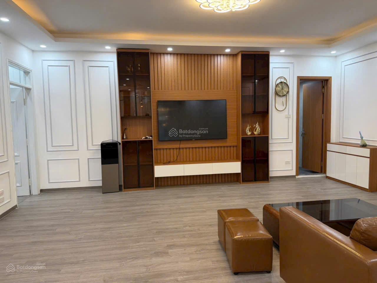 Cần bán căn toà 17T6 Trung Hoà,CG, đt 120m, 3pn 2vs.. Giá:11.2 tỷ LH Kiều Thuý 0949 170 ***