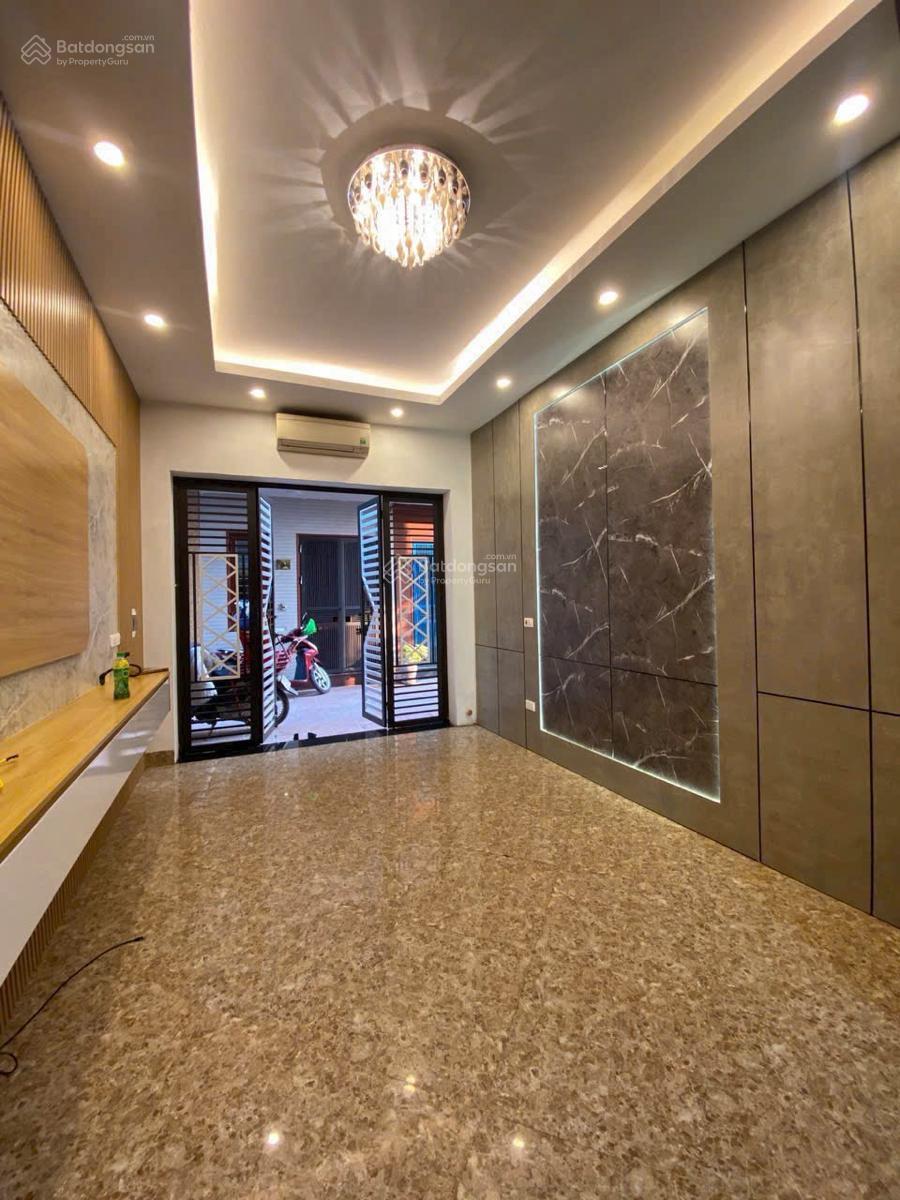 Ngõ thông oto đỗ cửa, khu phân lô đẹp thoáng sạch sẽ dân trí cao,full NT. Dt 35m 5Tmt3,7m giá 9,2ty