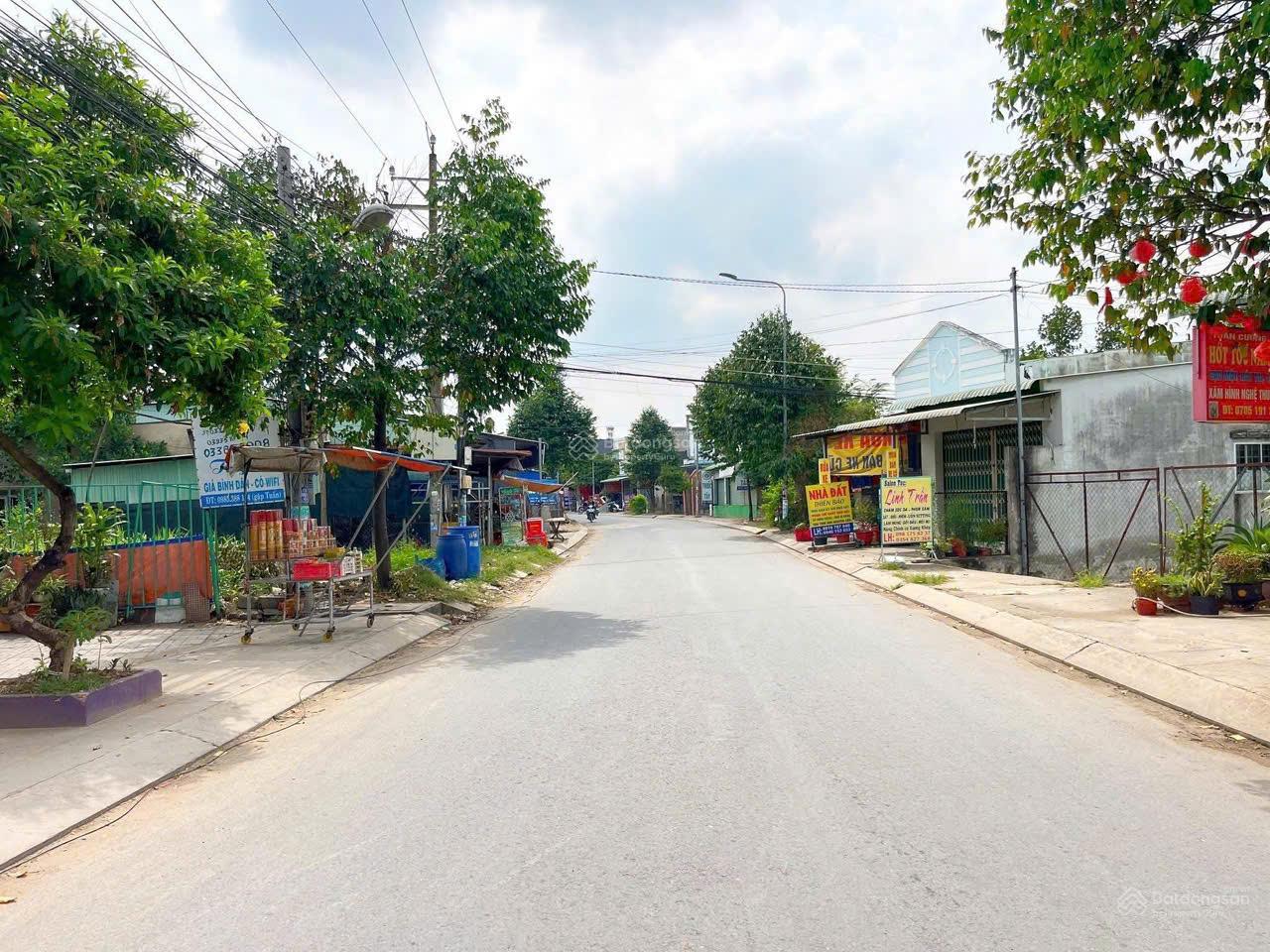 Mặt tiền đường Trần Quốc Thảo ngang 12m, sổ sẵn, sát bên chợ Chơn Thành kinh doanh mua bán hợp lý