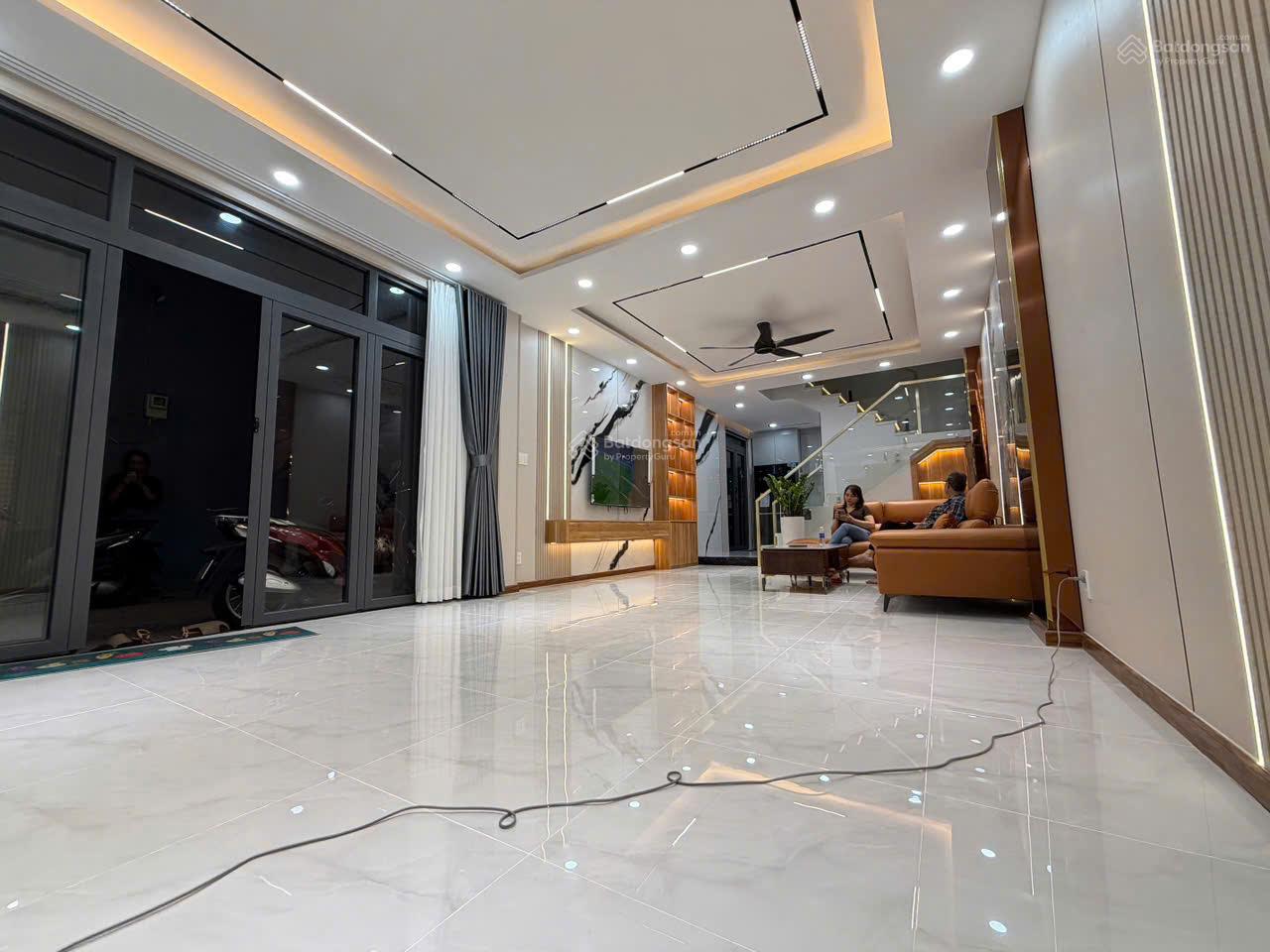 Bán nhà mới góc 2 mặt tiền kinh doanh siêu đẹp đường số 12, phường Bình Hưng Hòa, quận Bình Tân