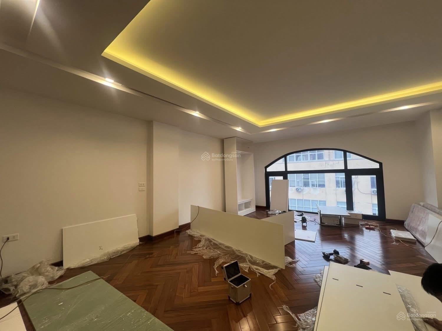 9 tầng mặt phố Ba Đình - kinh doanh thượng đỉnh - ở và cũng làm văn phòng lợi nhuận cao hàng tháng