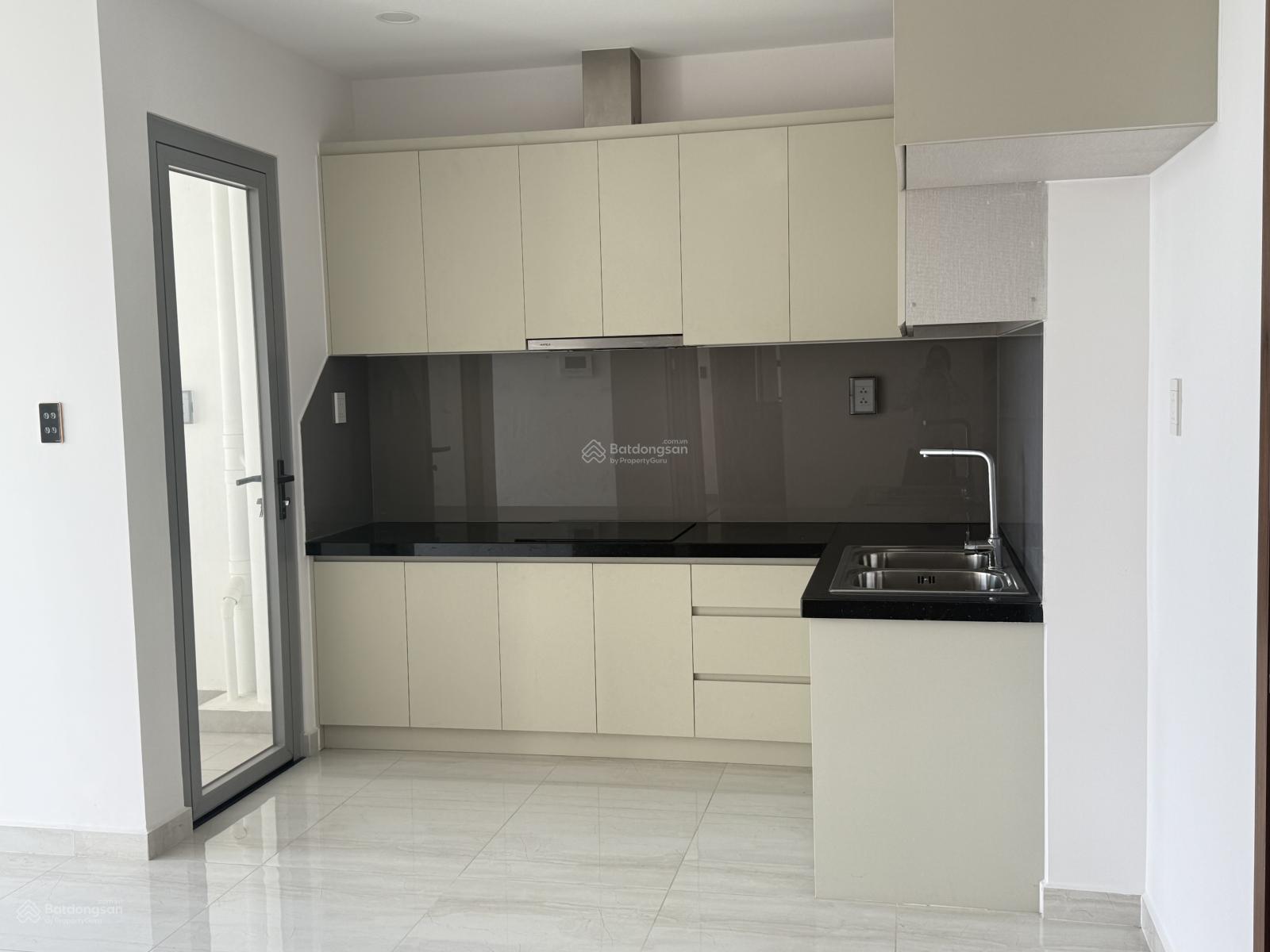 Tôi bán gấp căn hộ 2tỷ590 sổ hồng riêng diện tích 69m2 - 2PN - 2WC. LH: 0942 878 *** Ms Tú