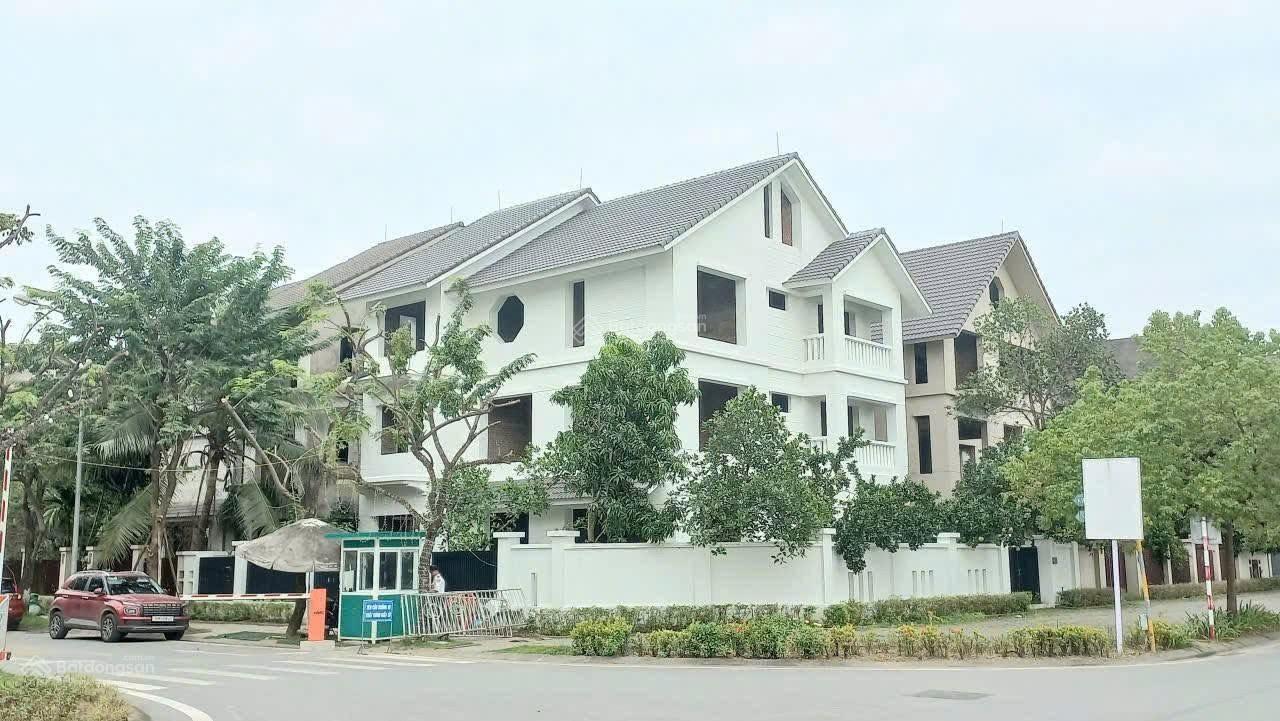 Bán BT Lô Góc BT01 Sunny Gadent, DT 370m2 x 4T, Mt 35m. Giá 47 tỷ.