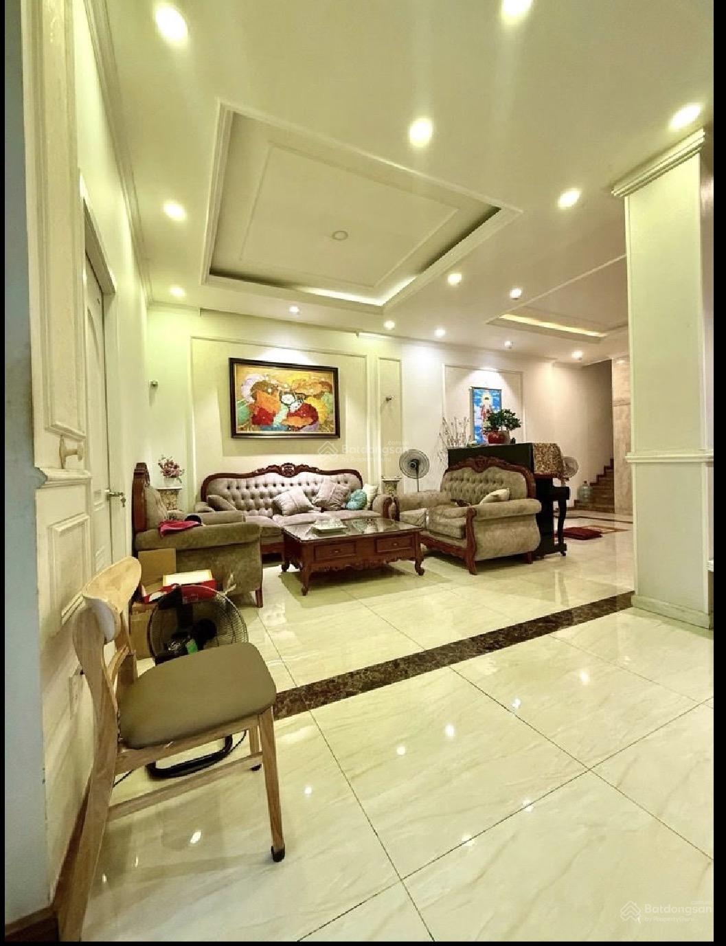 * Bán Biệt Thự Nam Long Quận 7,DT:8x19,đường số 8m,4 tầng có Thang Máy,Giá: 32 Tỷ