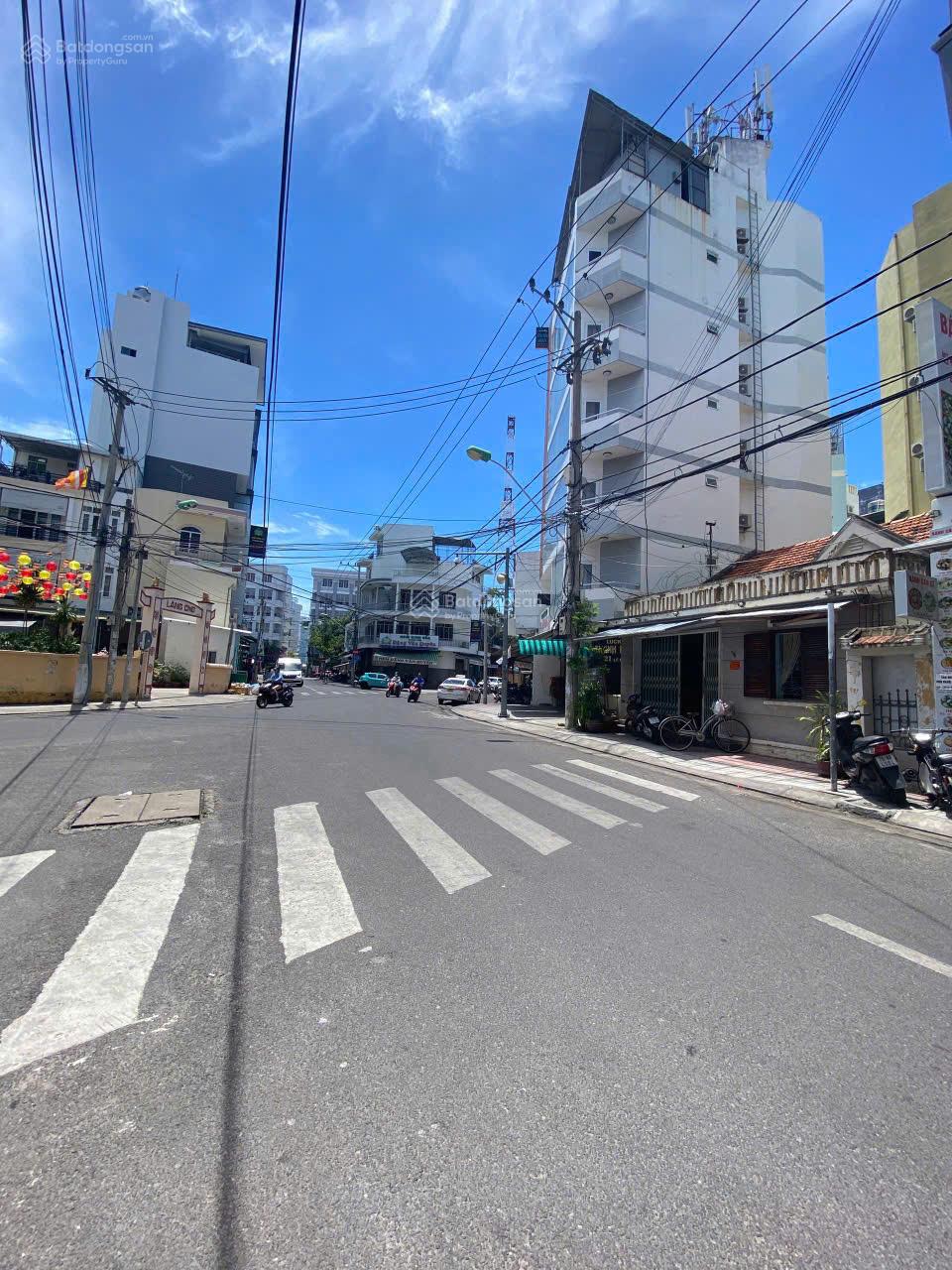 Bán gấp nhà mặt tiền Hoàng Văn Thụ, gần chợ Đầm 140m2 Xương Huân, Nha Trang