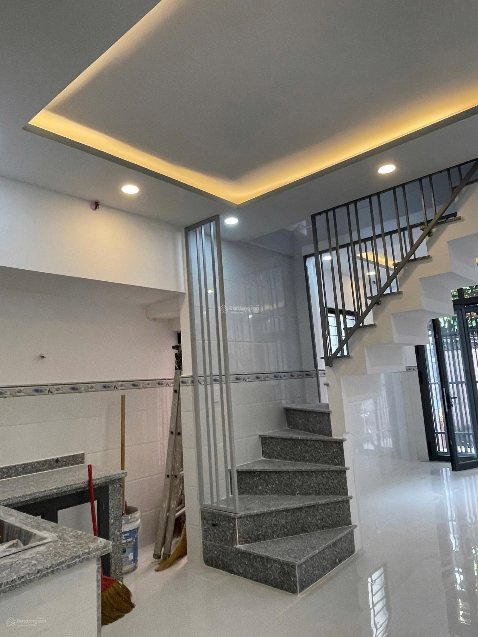 SIÊU PHẨM KHU VIP NGUYỄN ĐÌNH CHÍNH, sát UBND Quận. Dt: 3,5 x9 ,nở hậu 4,3m ,công nhận 35,4m2