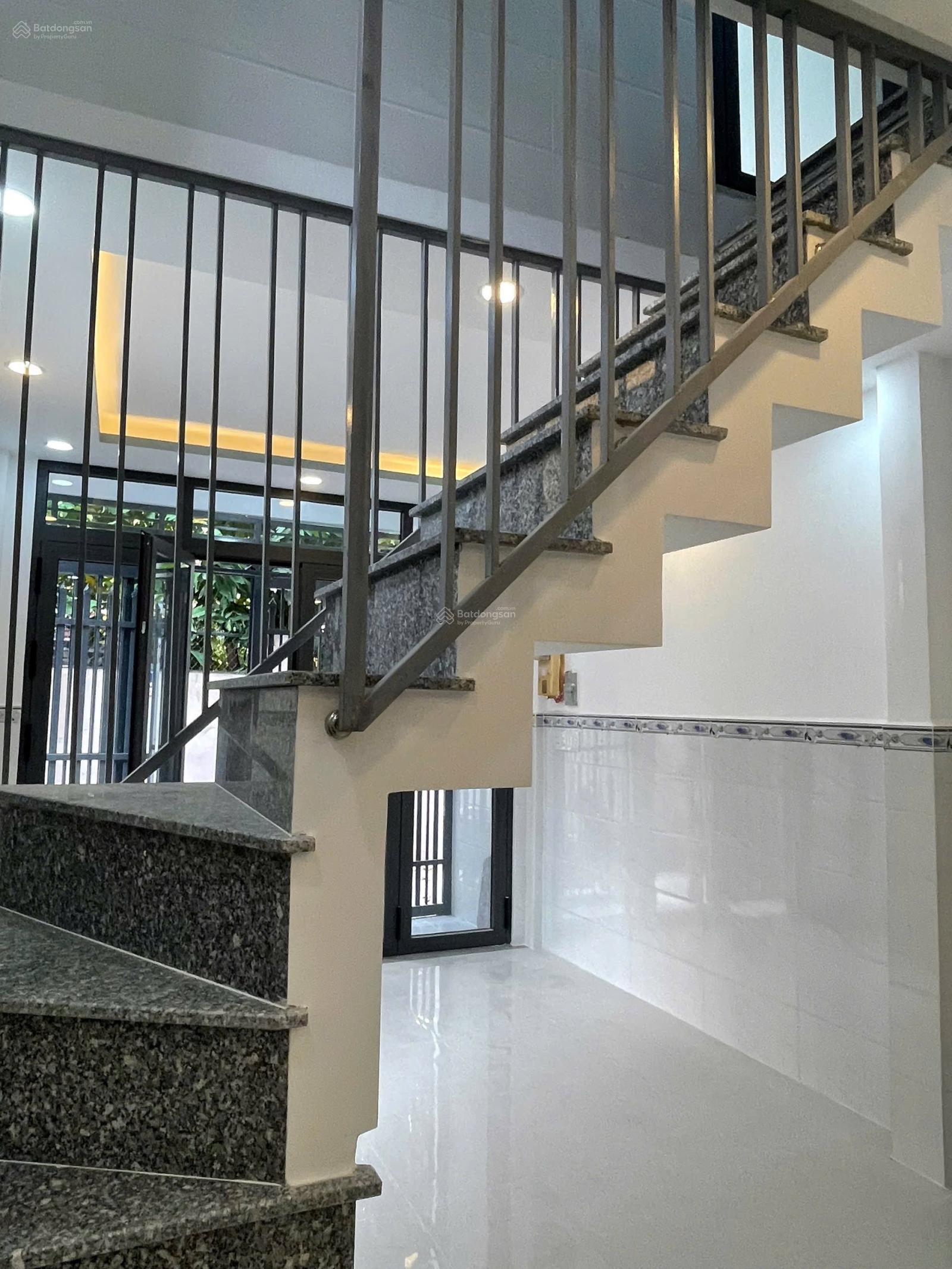 SIÊU PHẨM KHU VIP NGUYỄN ĐÌNH CHÍNH, sát UBND Quận. Dt: 3,5 x9 ,nở hậu 4,3m ,công nhận 35,4m2