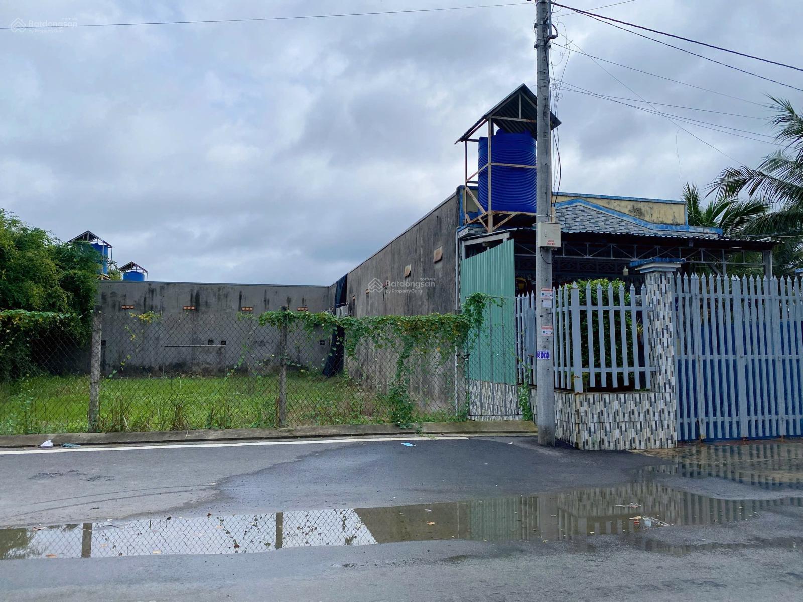 Bán gấp cặp đất 180m2, cách trường liên cấp 300m, phong thủy tốt, sổ hồng riêng