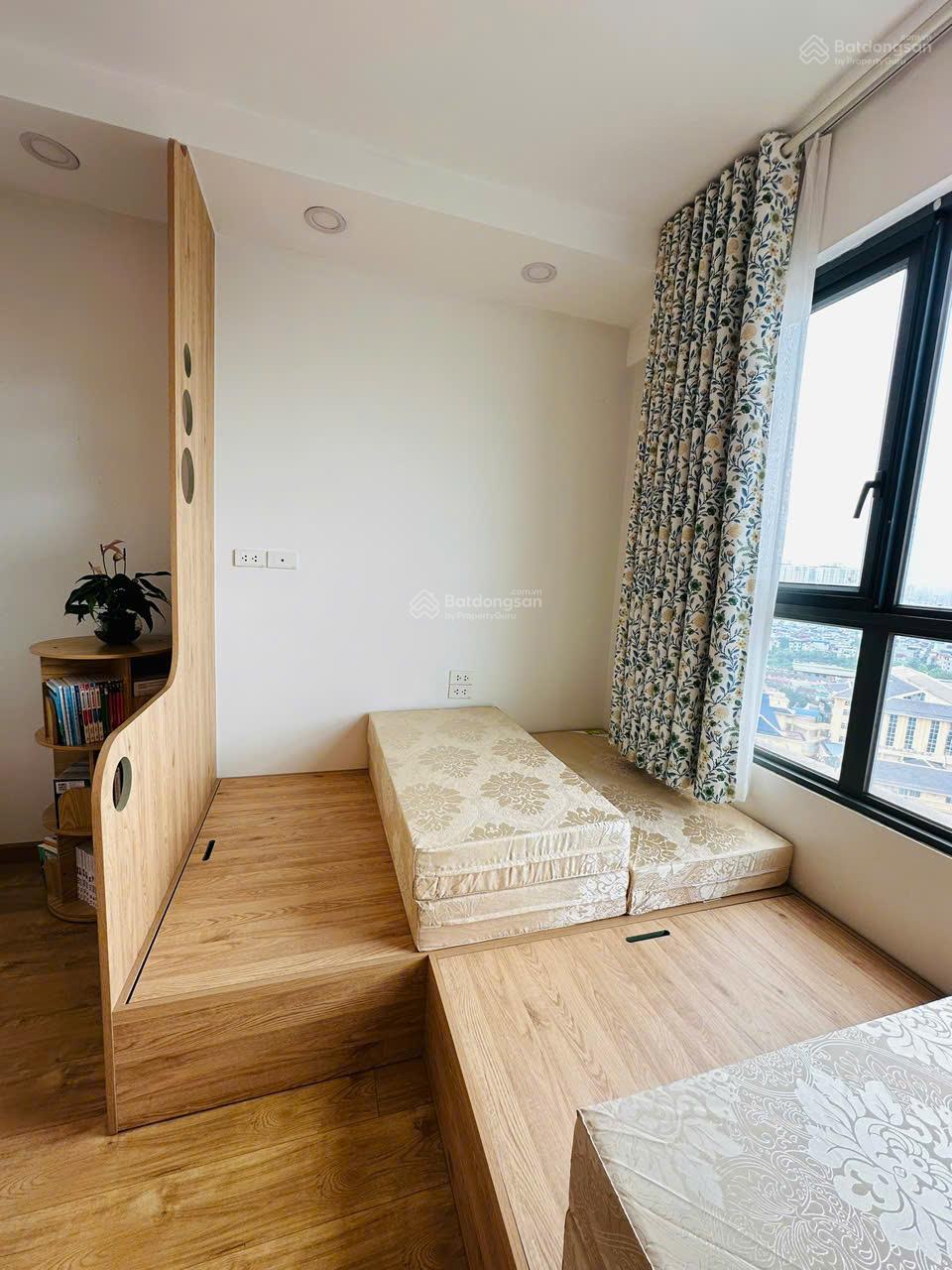 Chủ nhà cần bán căn 3pn view sông Hồng full nội thất đẹp