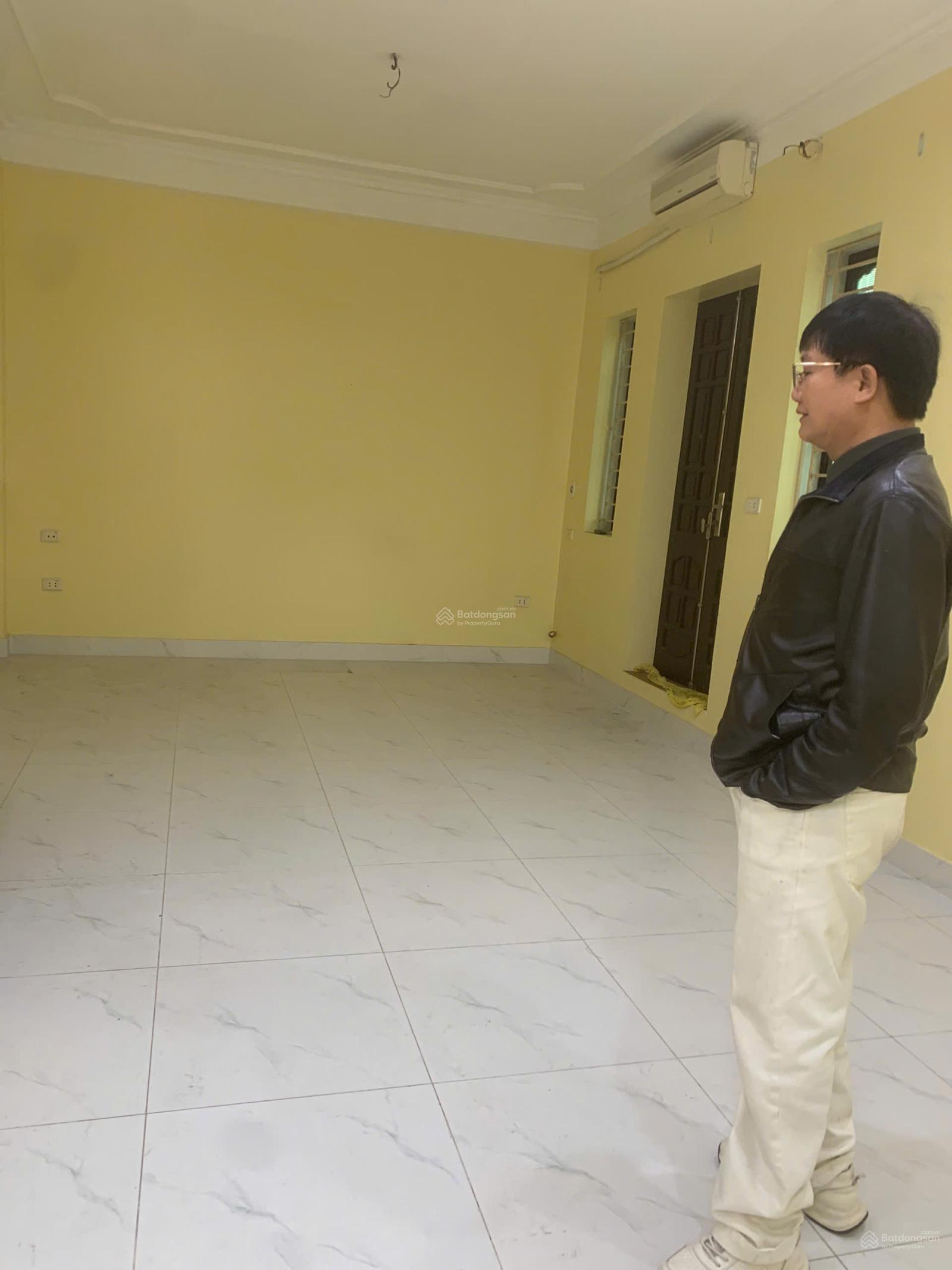 Cho thuê nhà mặt phố 153 Trần Đại Nghĩa, DT 50m2 x 6T, nhà mới như ảnh, giá 18tr