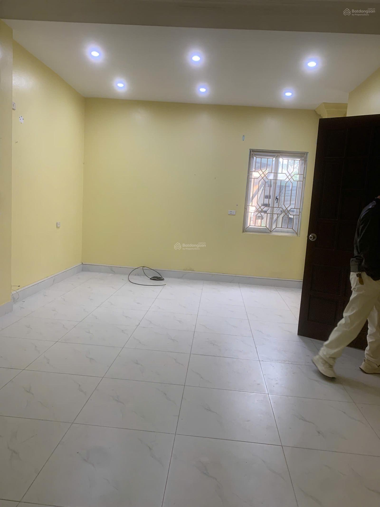 Cho thuê nhà mặt phố 153 Trần Đại Nghĩa, DT 50m2 x 6T, nhà mới như ảnh, giá 18tr