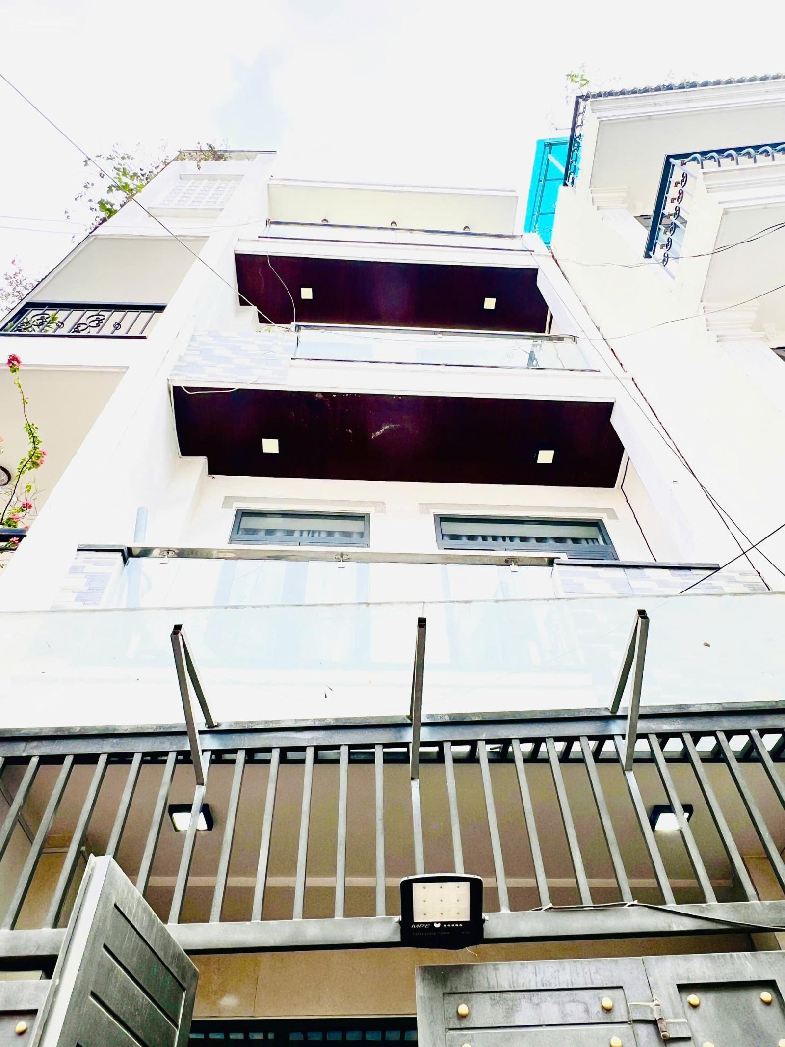 bán nhà hẻm xe hơi đường Phạm Văn Bạch 4,2x14 nhà 4 lầu 200m2 giá 8 tỷ 3 thương lượng