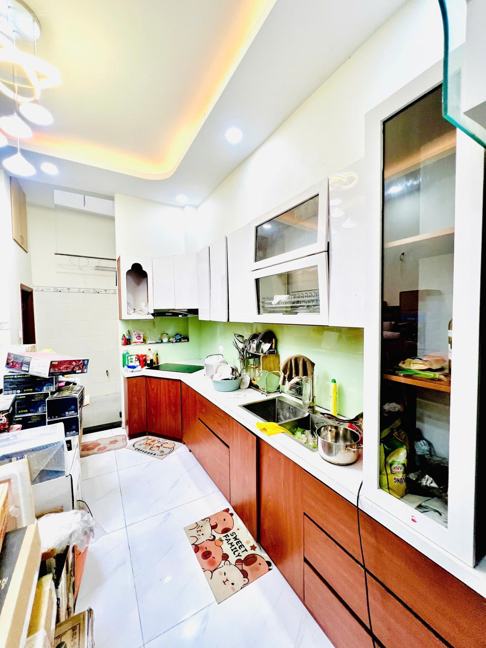 bán nhà hẻm xe hơi đường Phạm Văn Bạch 4,2x14 nhà 4 lầu 200m2 giá 8 tỷ 3 thương lượng