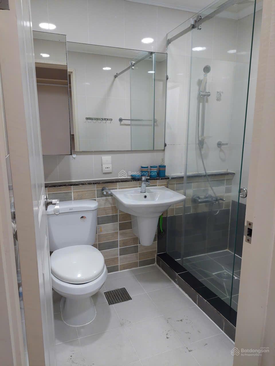 Chính chủ cho thuê căn hộ 3PN diện tích lên tới 131 m2 mà giá chỉ có 29,5 triệu \ tháng quá rẻ