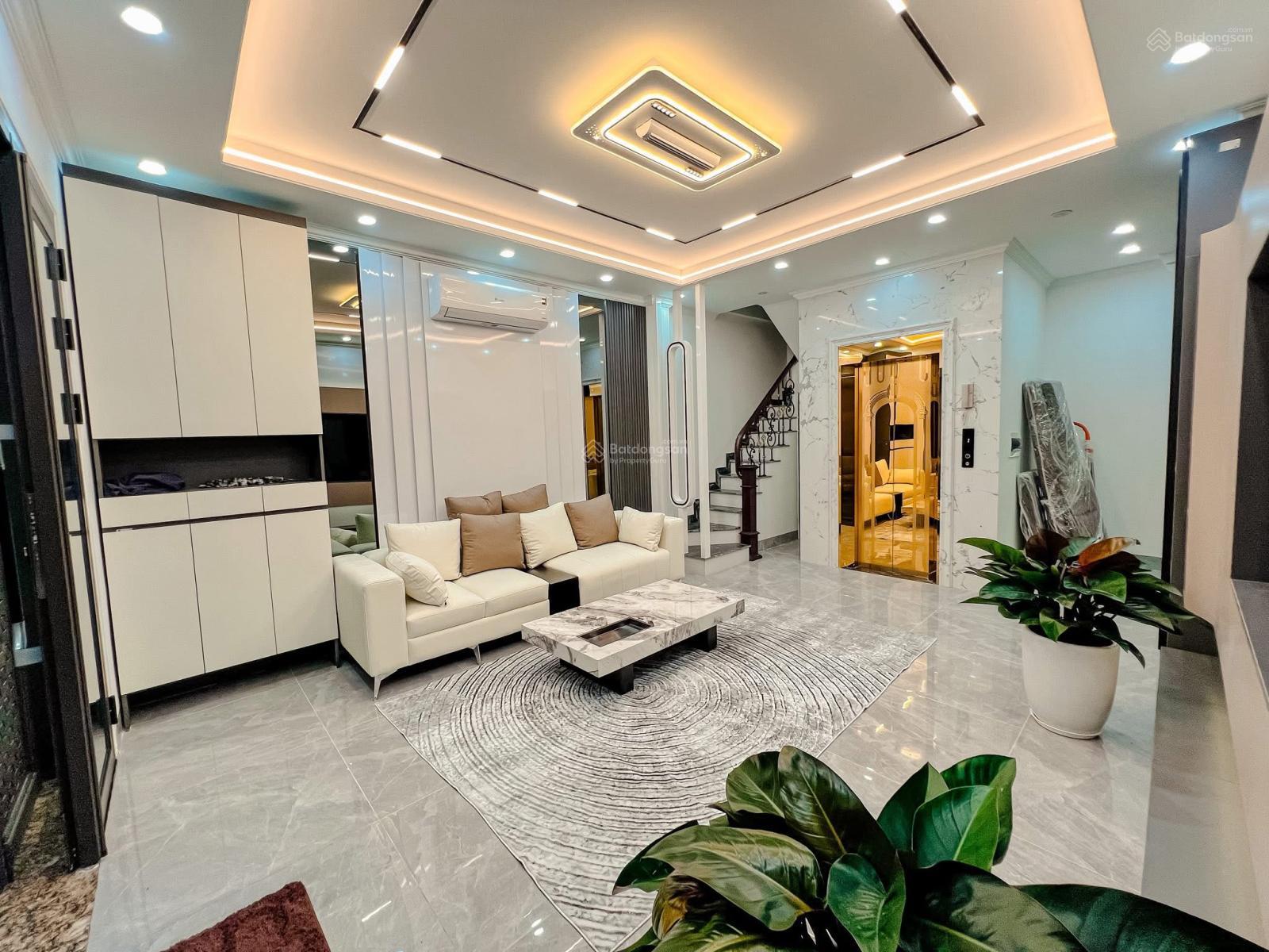 Bán nhà mới đẹp ô tô gần phố Hoàng Quốc Việt, Phạm Văn Đồng, lô góc, thang máy: 42m2 x6tầng